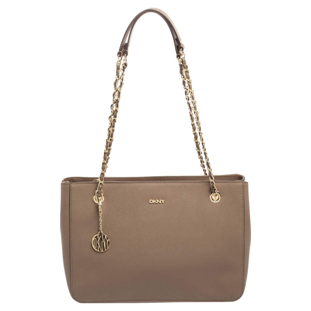 مملوكة مسبقًا DKNY Grey Saffiano Leather Bryant Park Chain Tote