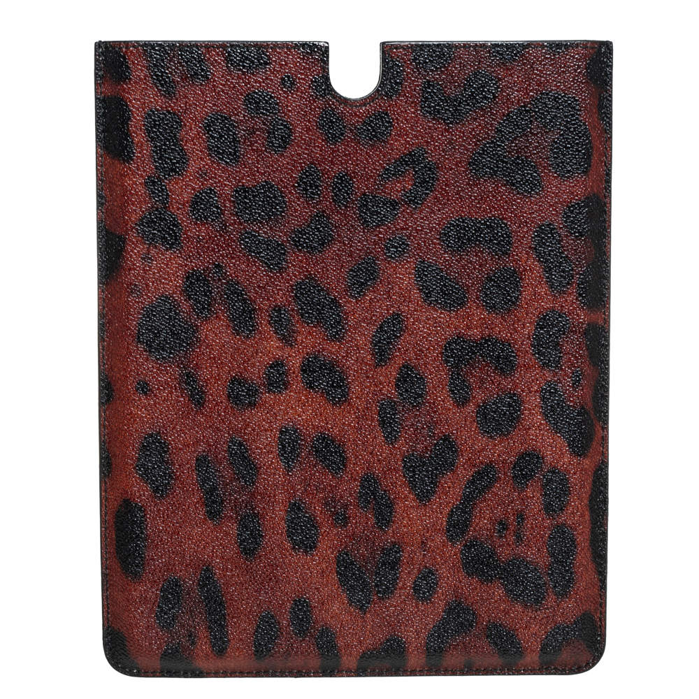 مملوكة مسبقًا حافظة أيباد دولتشي أند غابانا كانفاس مقوى طباعة فهد بنية/ سوداء