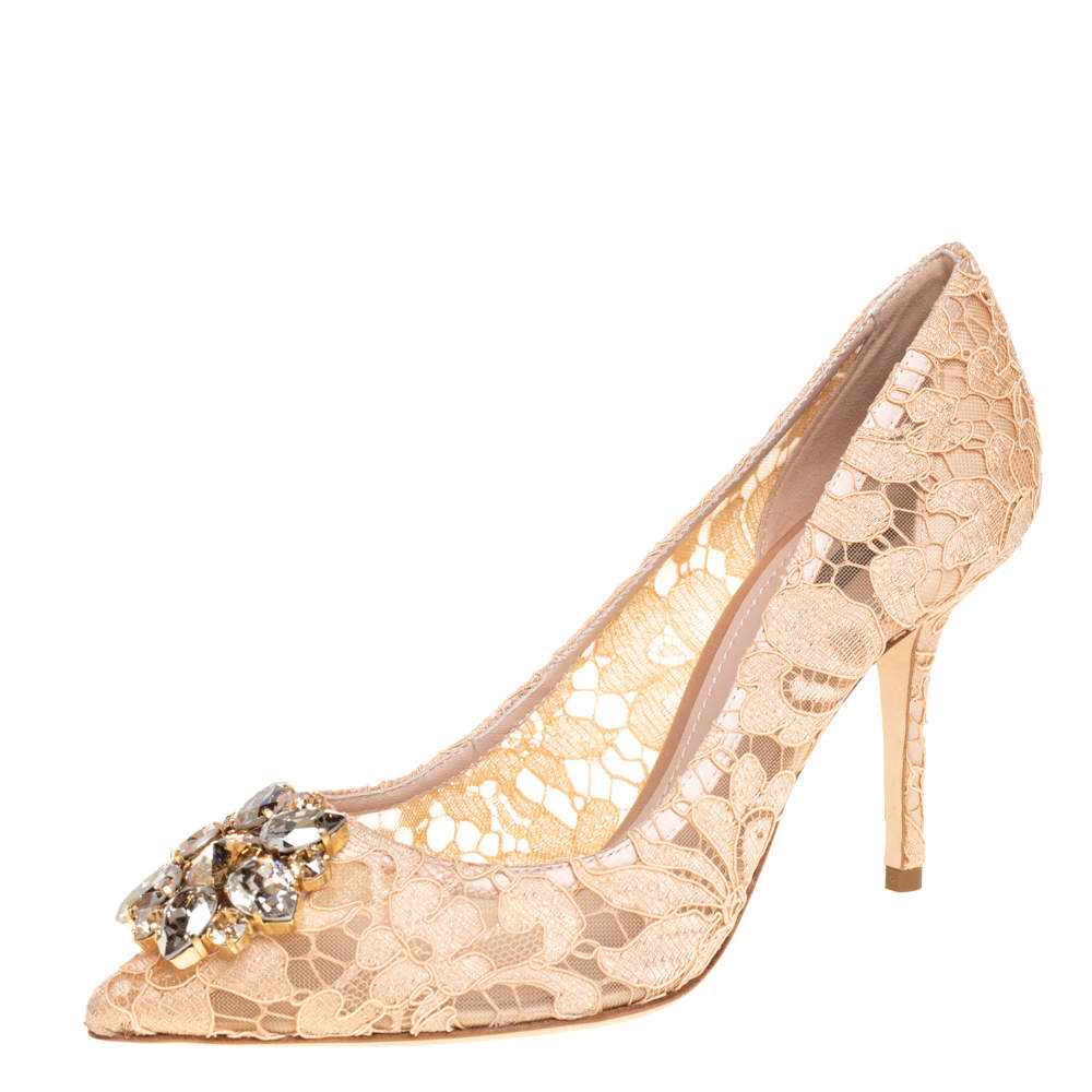 مملوكة مسبقًا Dolce & Gabbana Peach Lace And Mesh Crystal Taormina Pumps Size 38.5