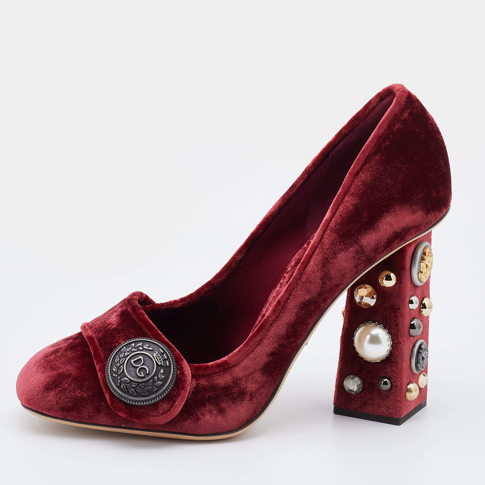 مملوكة مسبقًا Dolce & Gabbana Red Velvet Jackie Embellished Block Heel Pumps Size 38.5
