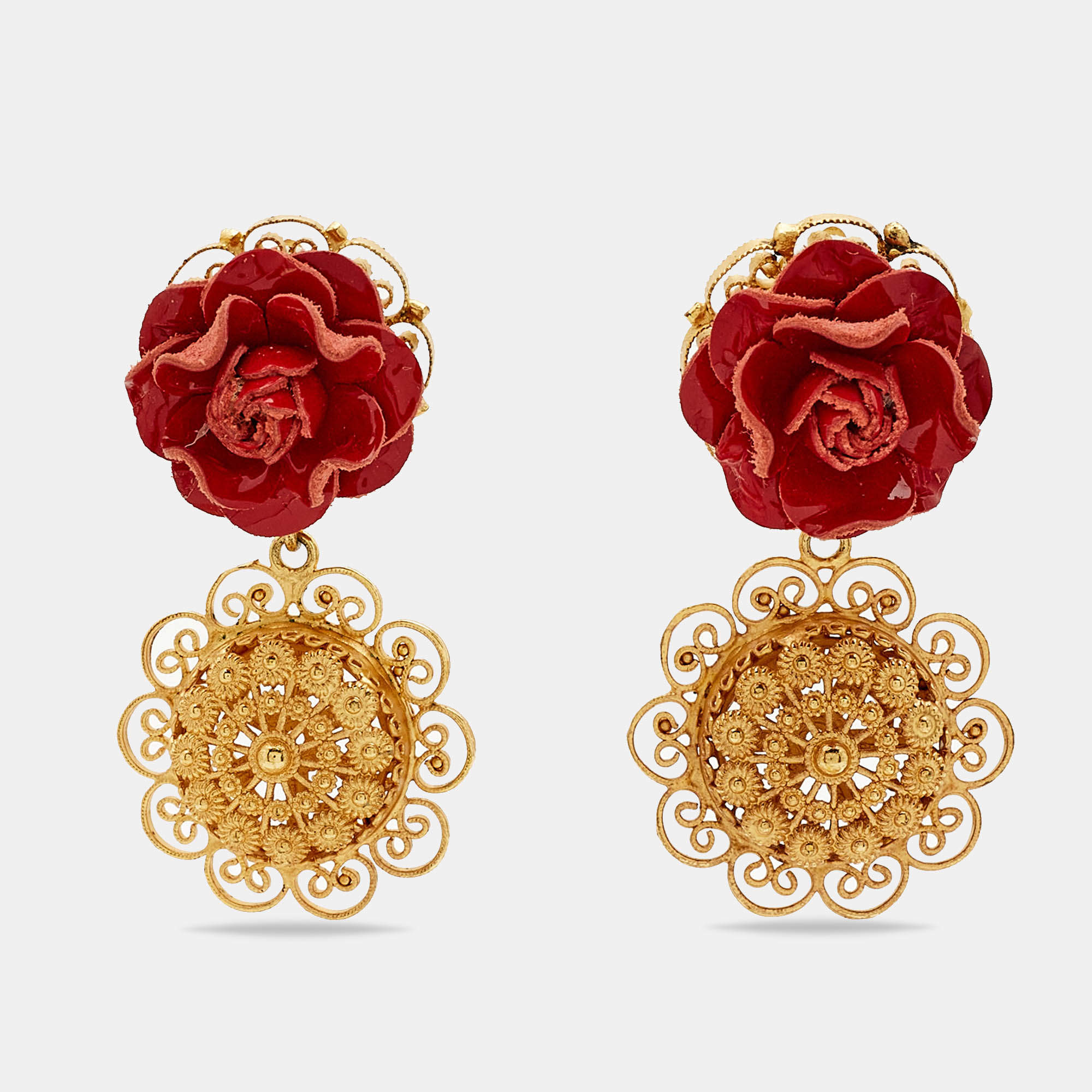 مملوكة مسبقًا Dolce & Gabbana Rose Patent Leather Clip-On Earrings 
