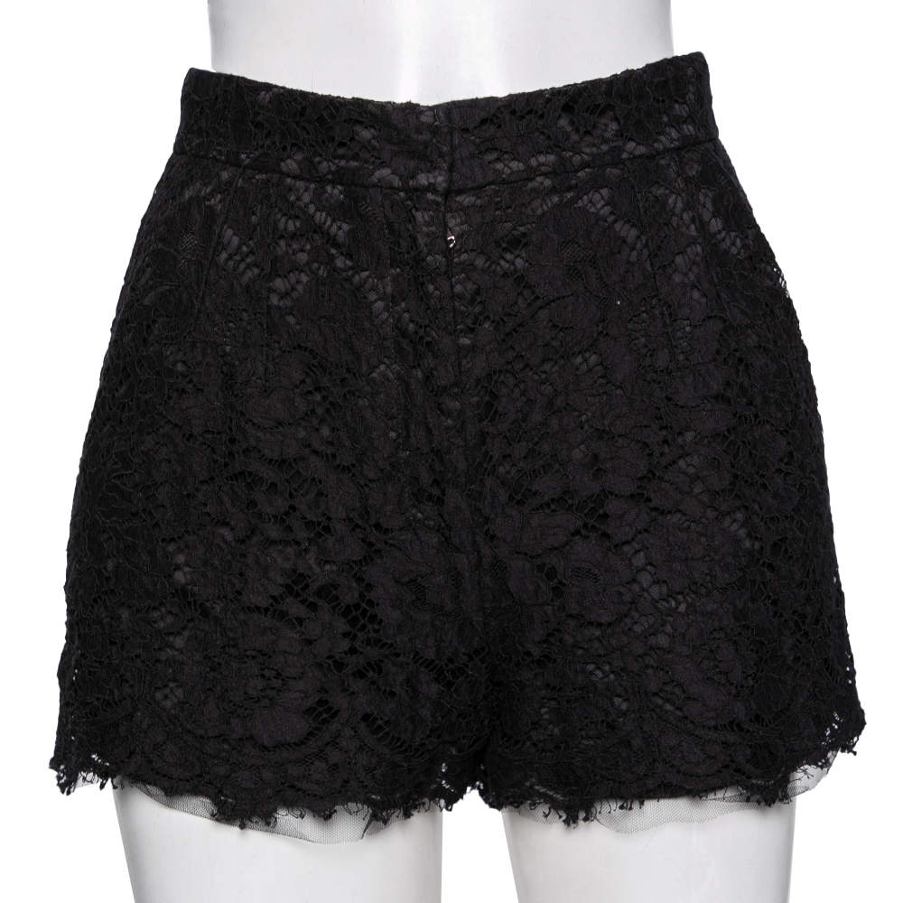 مملوكة مسبقًا شورت دولتشي & غابانا دانتيل أسود مقاس صغير - سمول
