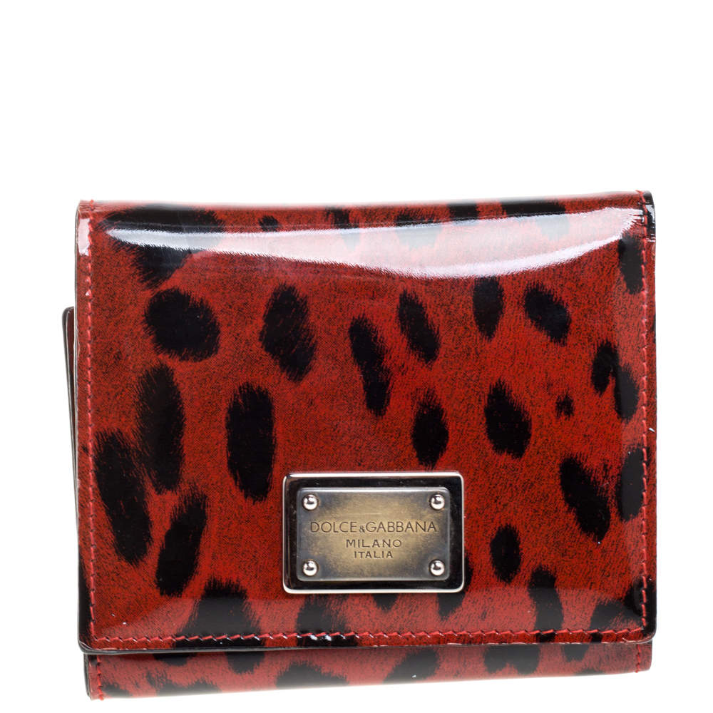 Pre Owned Dolce & Gabbana Red Leopard Print Patent Leather Trifold Wallet