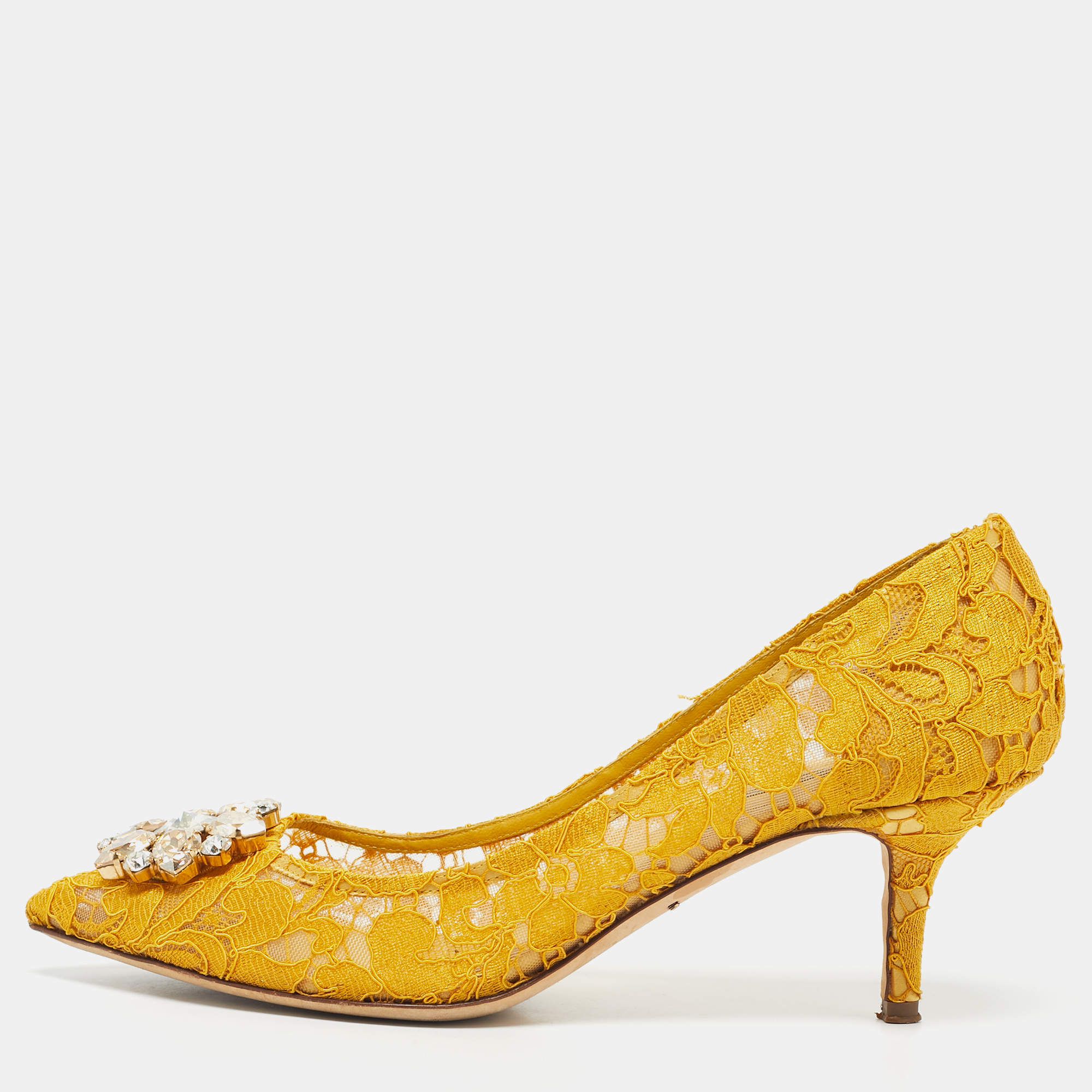 مملوكة مسبقًا حذاء كعب عالي دولتشي اند غابانا بيلوتشي مقدمة مدببة مرصع كريستال دانتيل اصفر مقاس 40