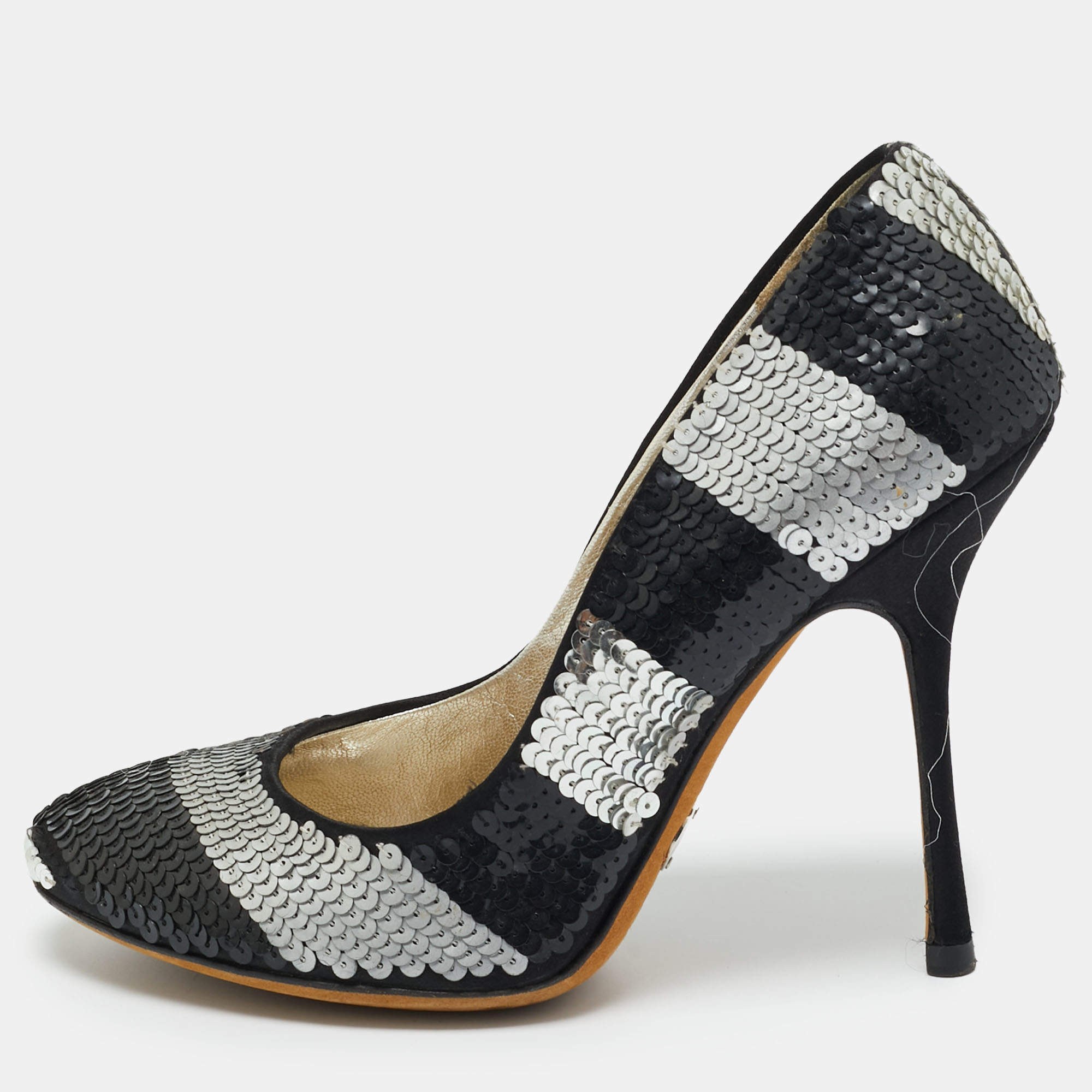 Pre Owned Dolce and Gabbana Black/Silver Sequin Round Toe Pumps Size 36.5