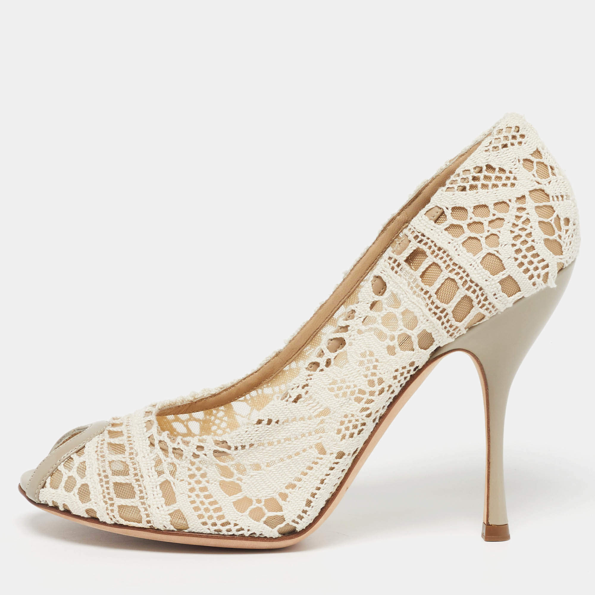 مملوكة مسبقًا Dolce & Gabbana Size 38.5 White/Grey Lace and Leather Peep Toe Pumps
