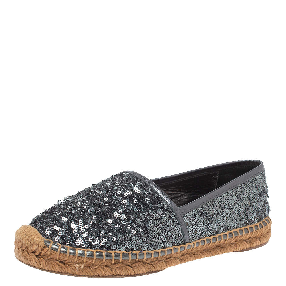 مملوكة مسبقًا Dolce & Gabbana Metallic Grey Sequin Espadrille Flats Size 36