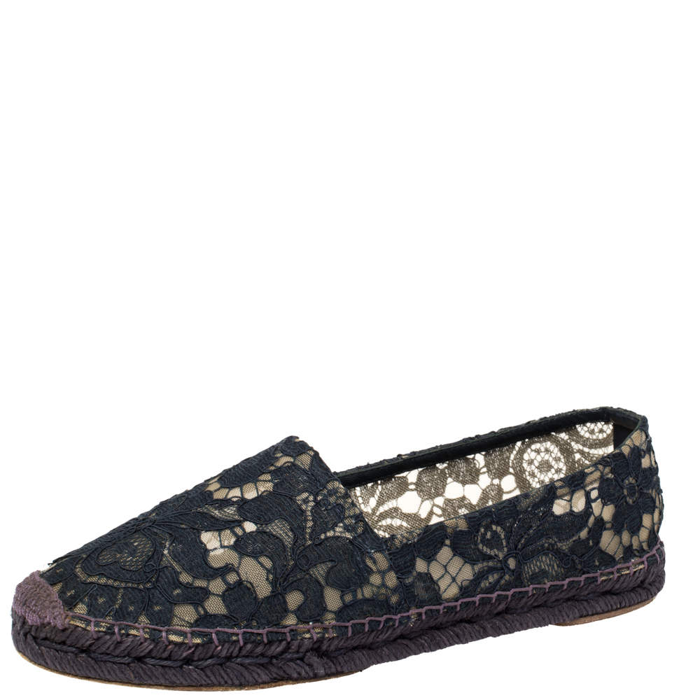 مملوكة مسبقًا Dolce & Gabbana Blue Floral Lace Espadrille Flats Size 39