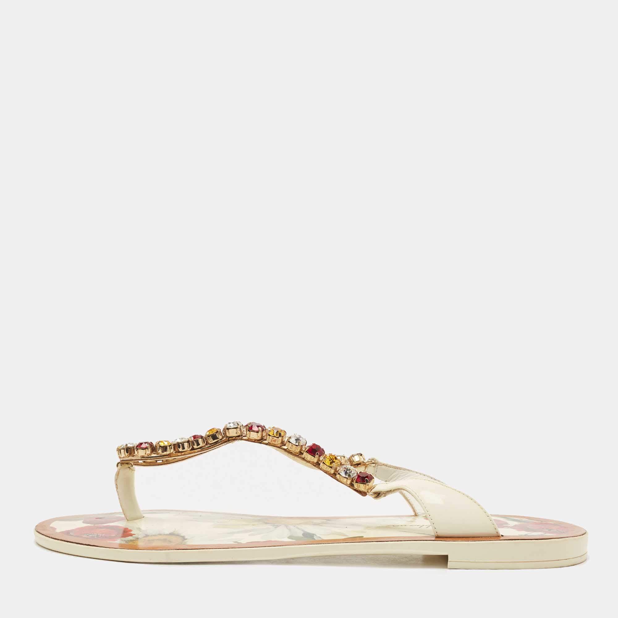 Pre Owned Dolce & Gabbana Cream Patent Leather Crystal Embellished Thong Flats Size 39