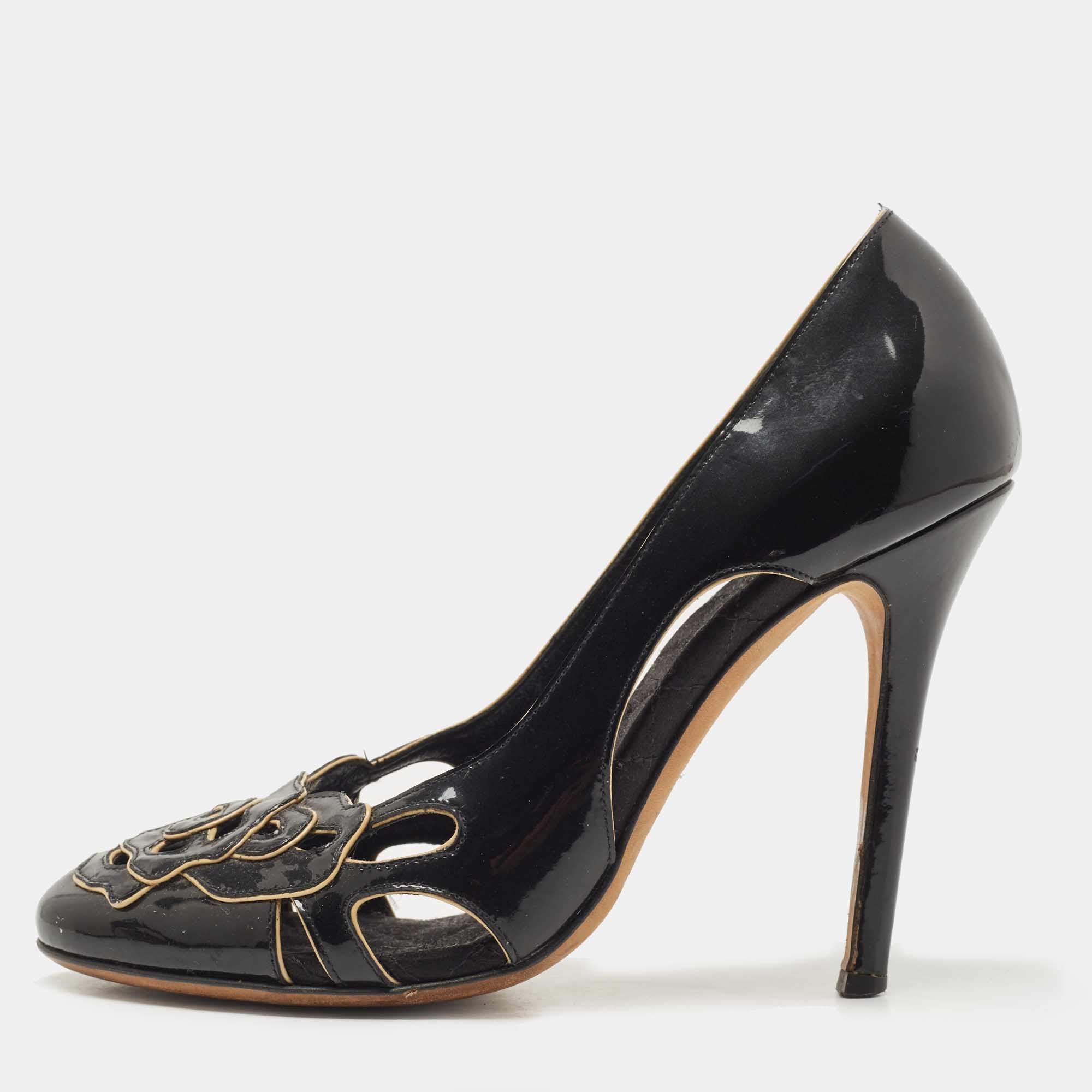 Pre Owned D&G Black Patent Leather Flower Cut Out Pumps Size 38
