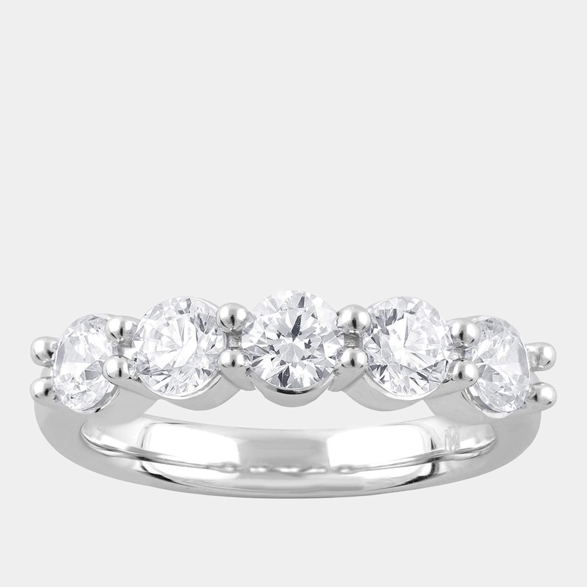 Pre Owned خاتم بخمسة أحجار من الألماس الصناعي بذهب أبيض عيار 14 (2 قيراط)