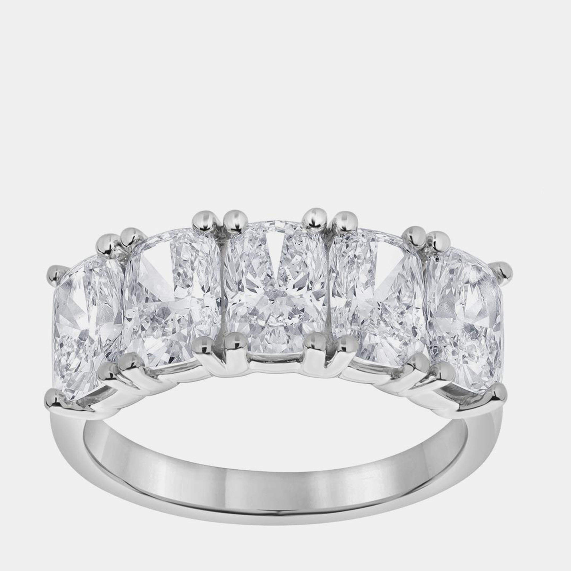 Pre Owned خاتم من الذهب الأبيض عيار 14 مع ماس صناعي مختبري بخمس أحجار (3.82 قيراط)