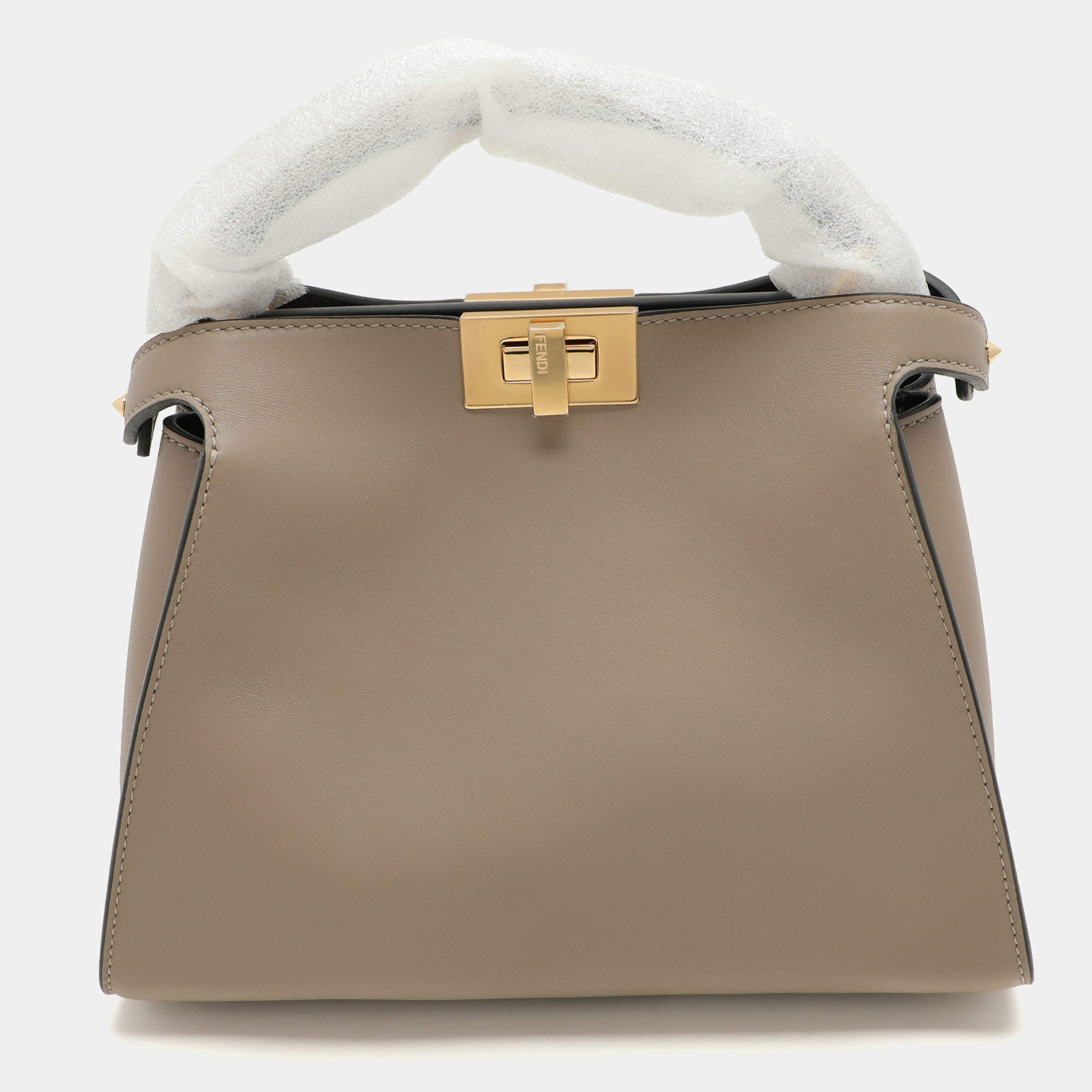Pre Owned Fendi Beige Leather Peekaboo Iconic Essentially Top Handle Bag