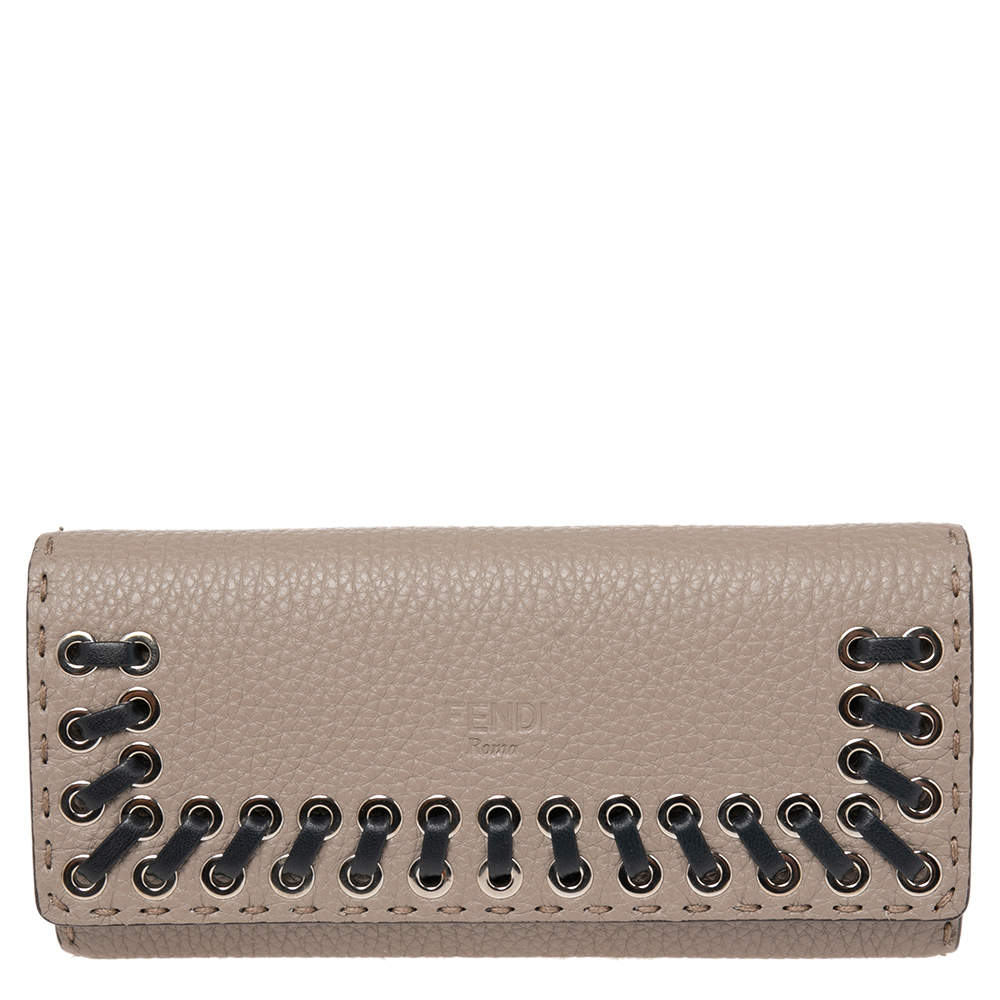 Pre Owned محفظة فندي كونتينينتال قلاب غرز كبيرة جلد سيلريا بيج 