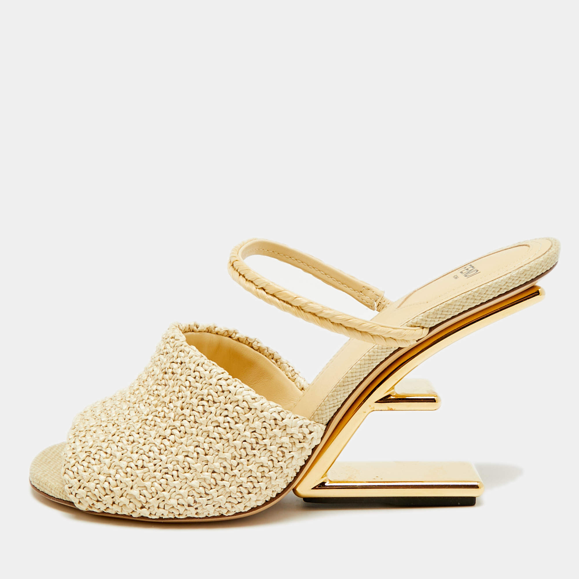 Pre Owned Fendi First Heel Size 40 Beige Woven Raffia Slide Sandals
