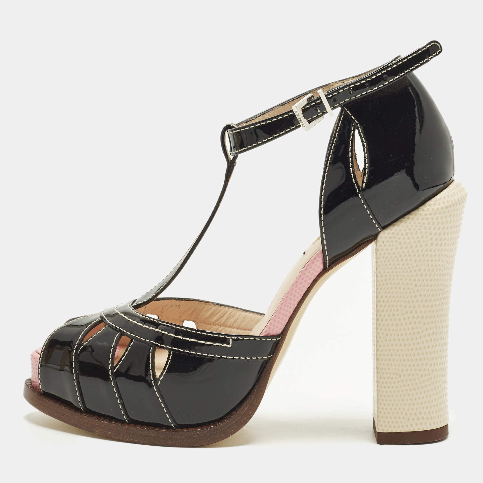 مملوكة مسبقًا Fendi Chameleon Size 35.5 Black Patent Leather Ankle Strap Sandals