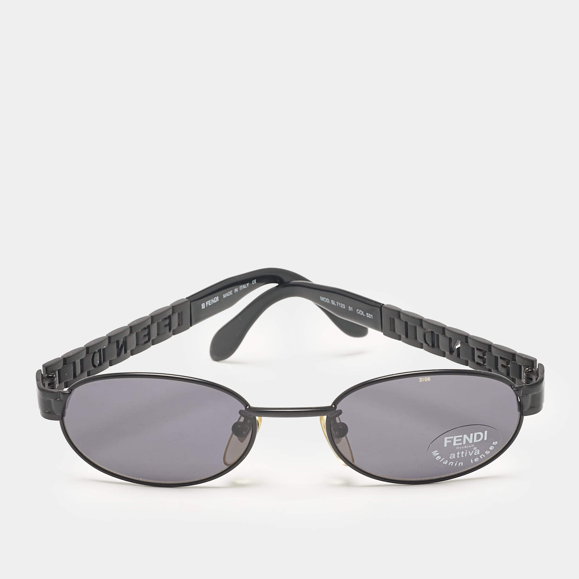 Pre Owned Fendi Black MOD. SL 7123 Oval  Sunglasses