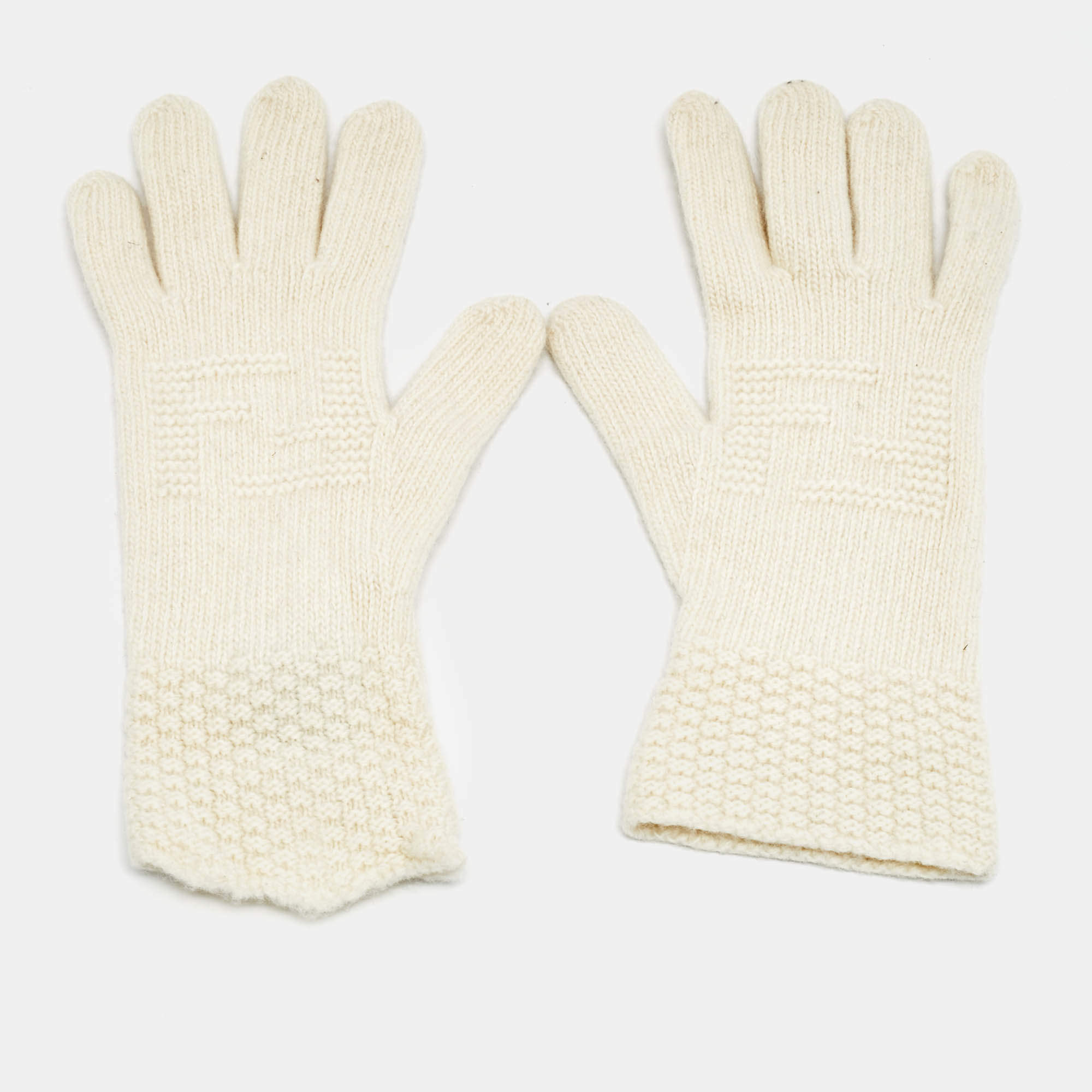 مملوكة مسبقًا قفازات حياكة صوف كريمية من فندي صغير