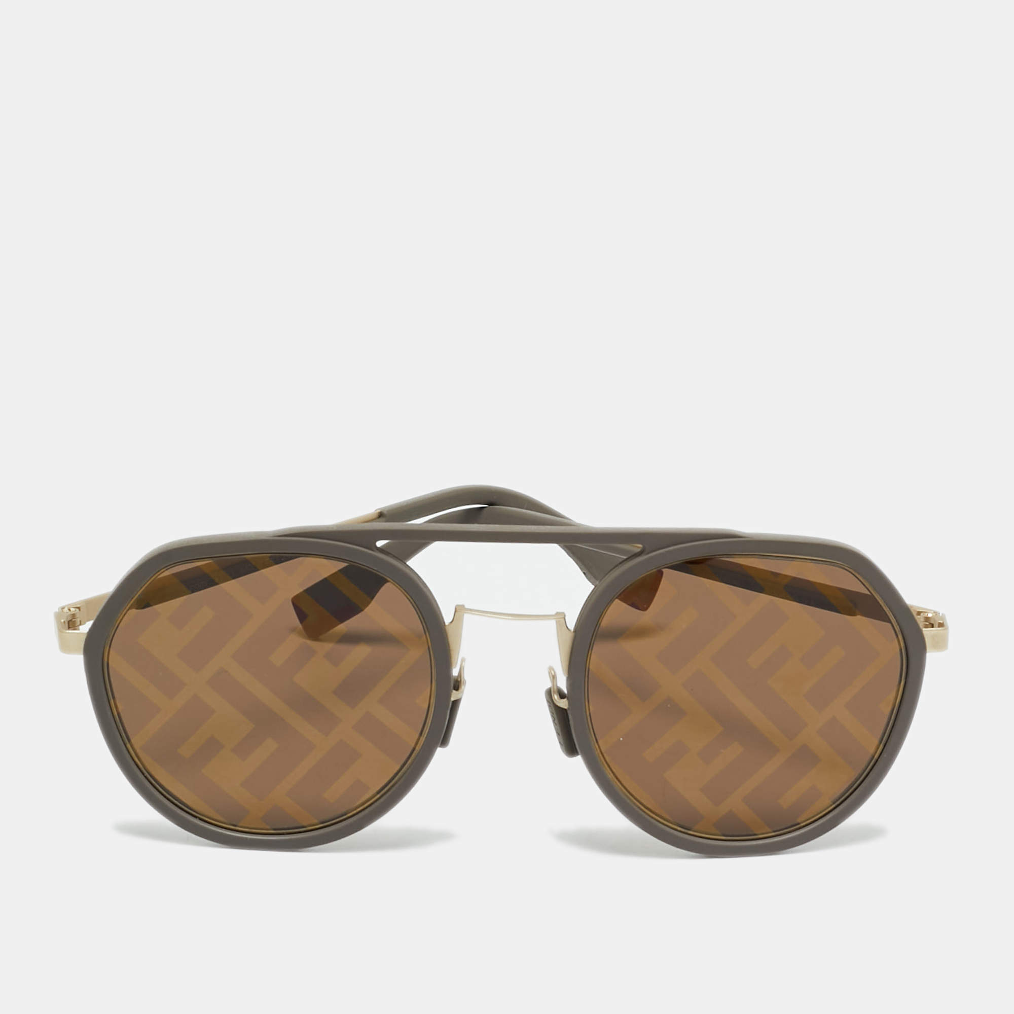 Pre Owned Fendi Grey FE40040U Round Sunglasses