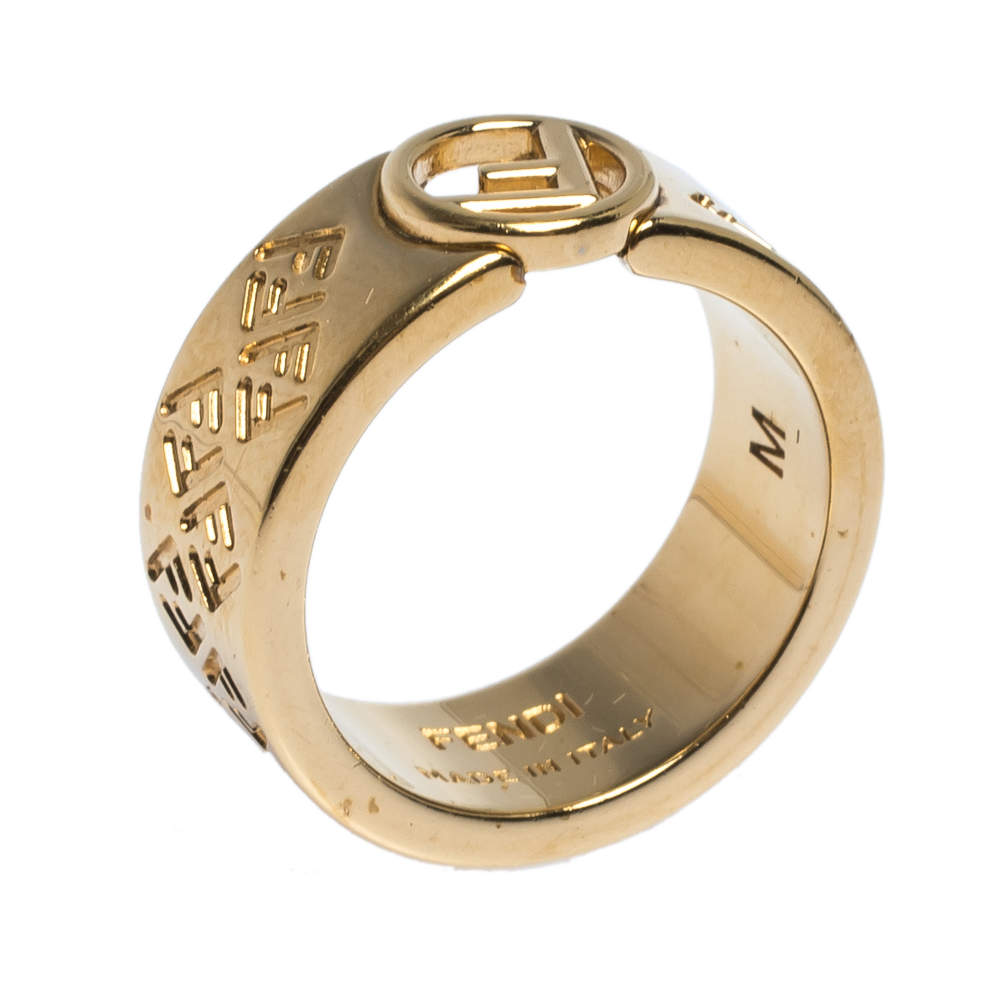 خاتم فندي حلية ذهبية اللون مقاس متوسط (ميديوم)