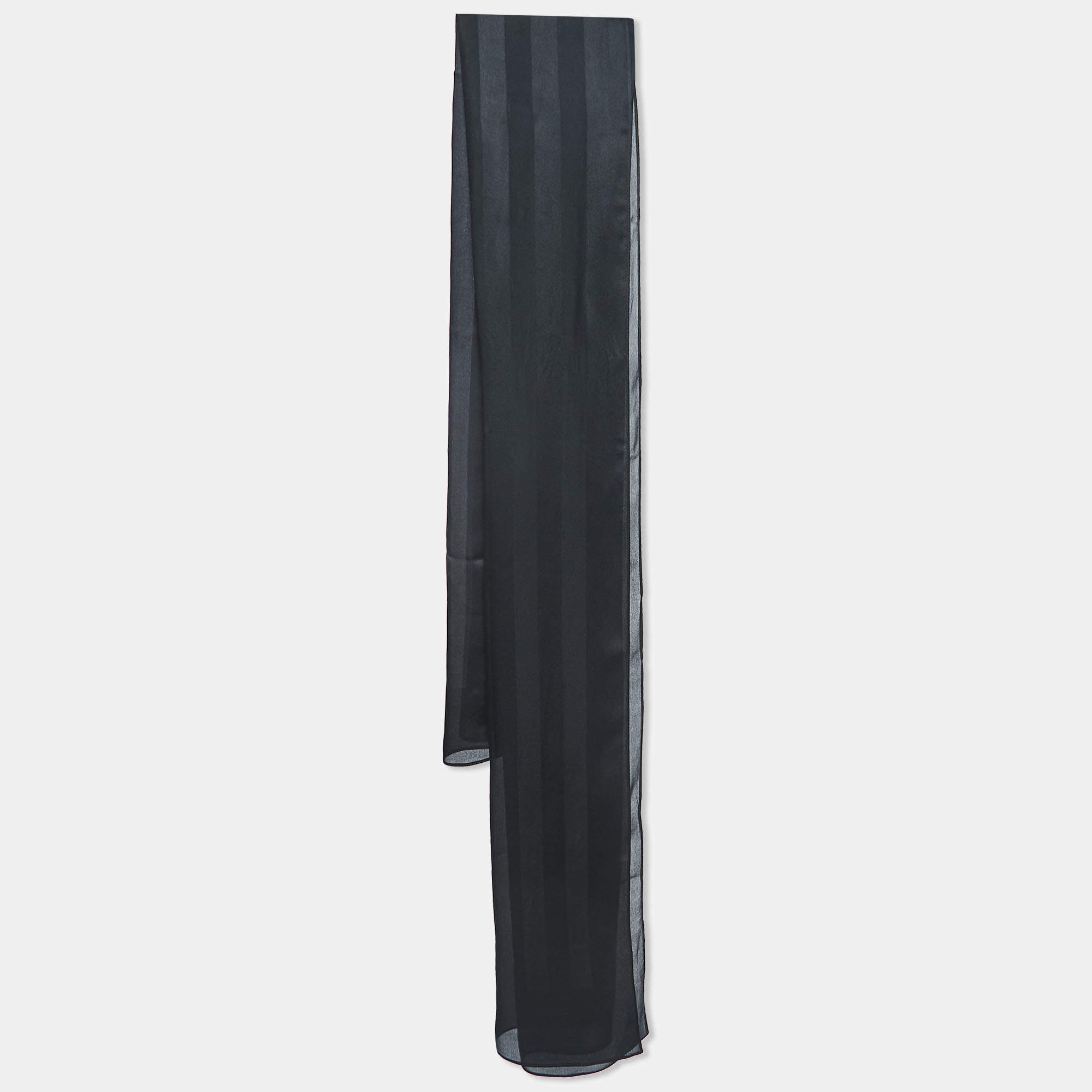 مملوكة مسبقًا Fendi Black Striped Satin Chiffon Scarf