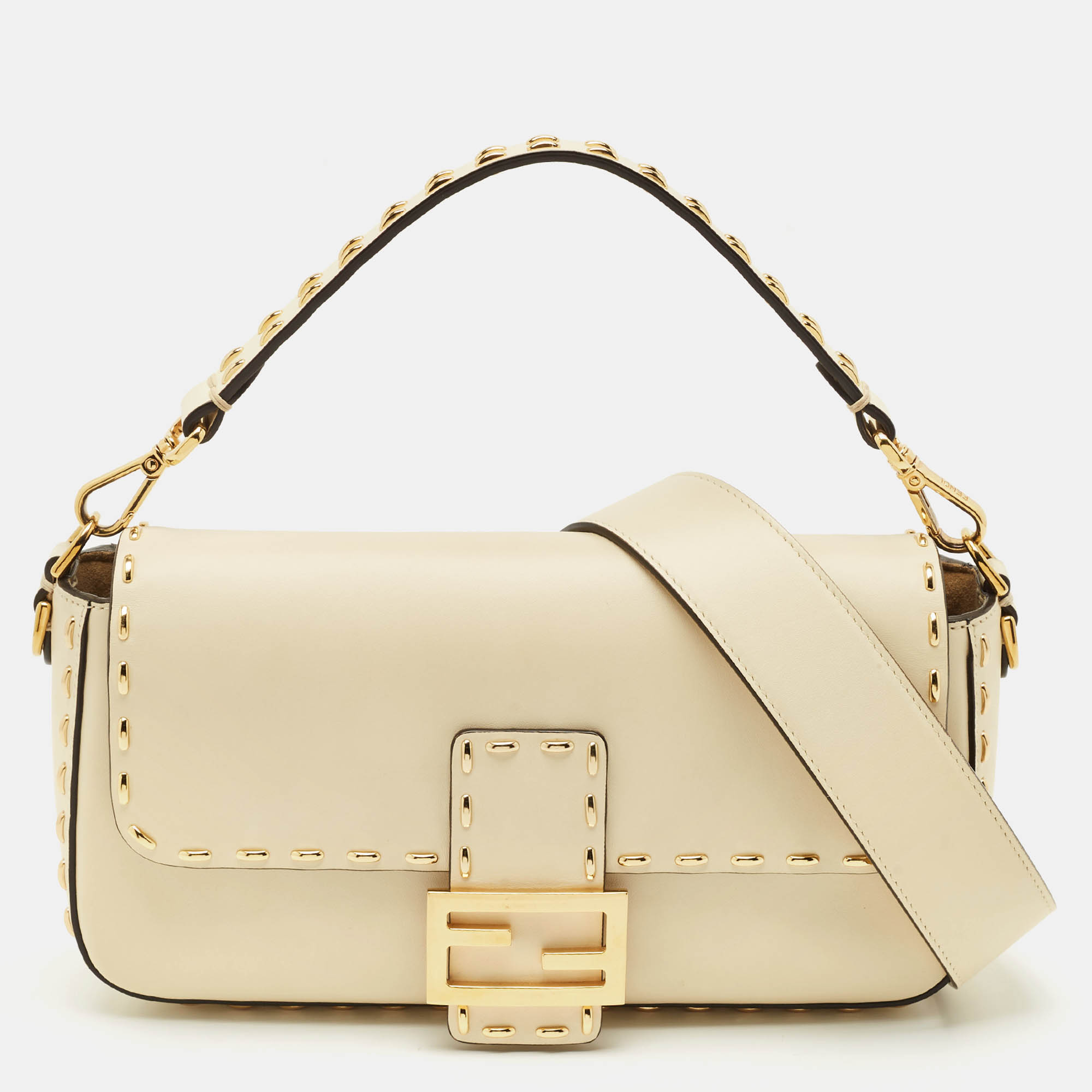 مملوكة مسبقًا Fendi Cream Leather Medium Studded Baguette Bag