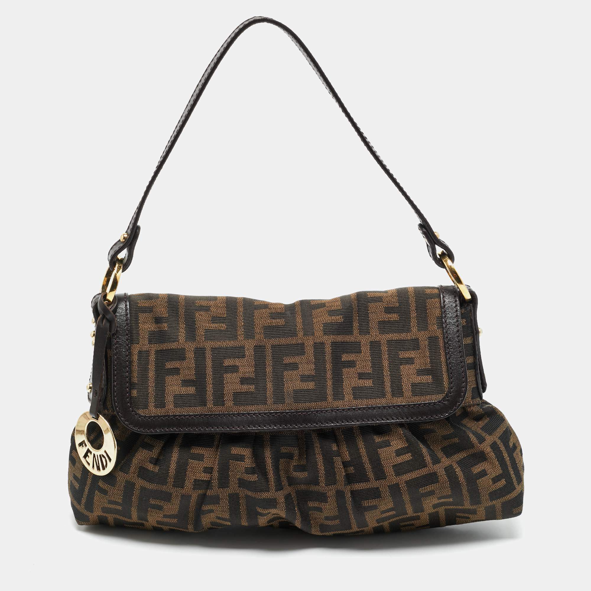 Pre Owned حقيبة كتف فندي شيف ذات قلاب من جلد وقماش زوكا تبغ