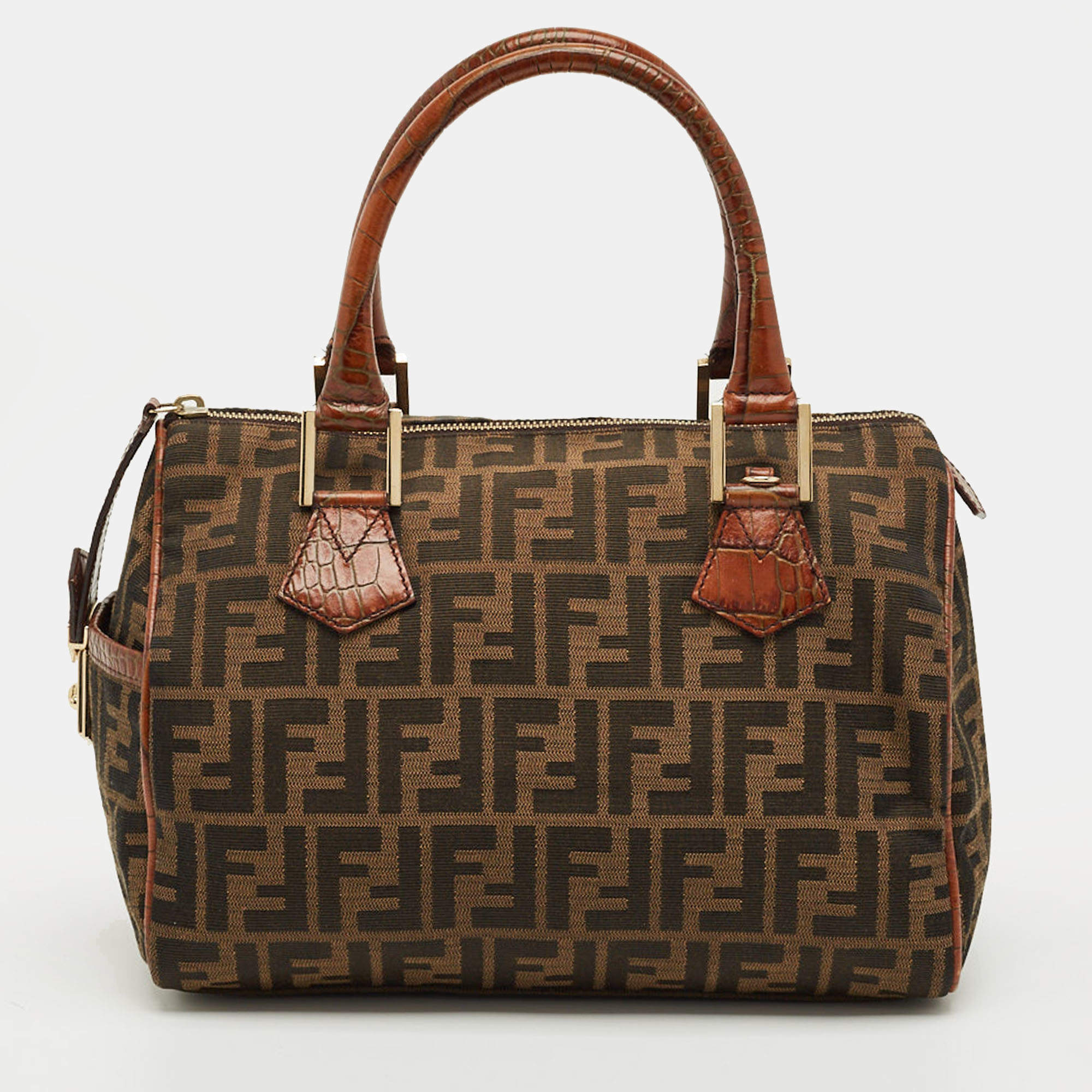 مملوكة مسبقًا حقيبة فندي بوستون فوريفر قماش زوكا تبغ وجلد منقوش كروك