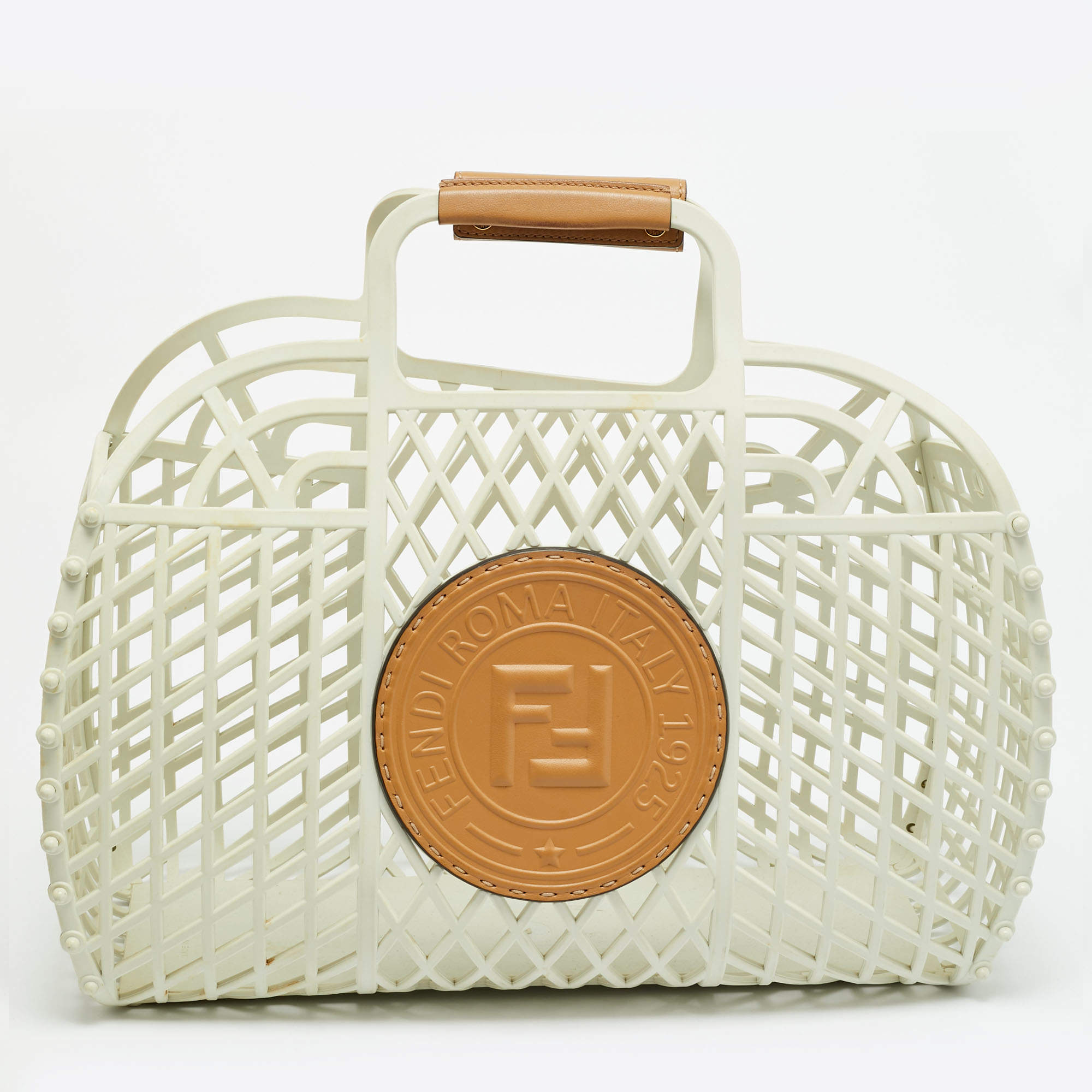 مملوكة مسبقًا Fendi FF Logo Stamp Off White/Brown PVC Basket Bag