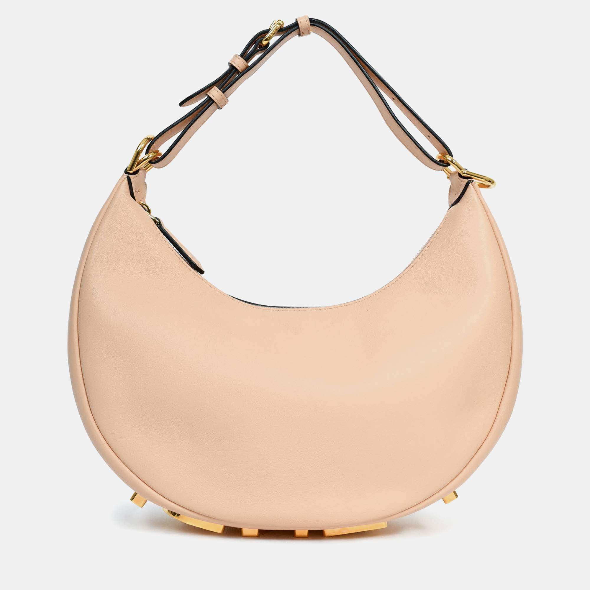 مملوكة مسبقًا حقيبة على الكتف فندي "فينديقراثي" جلد خوخي