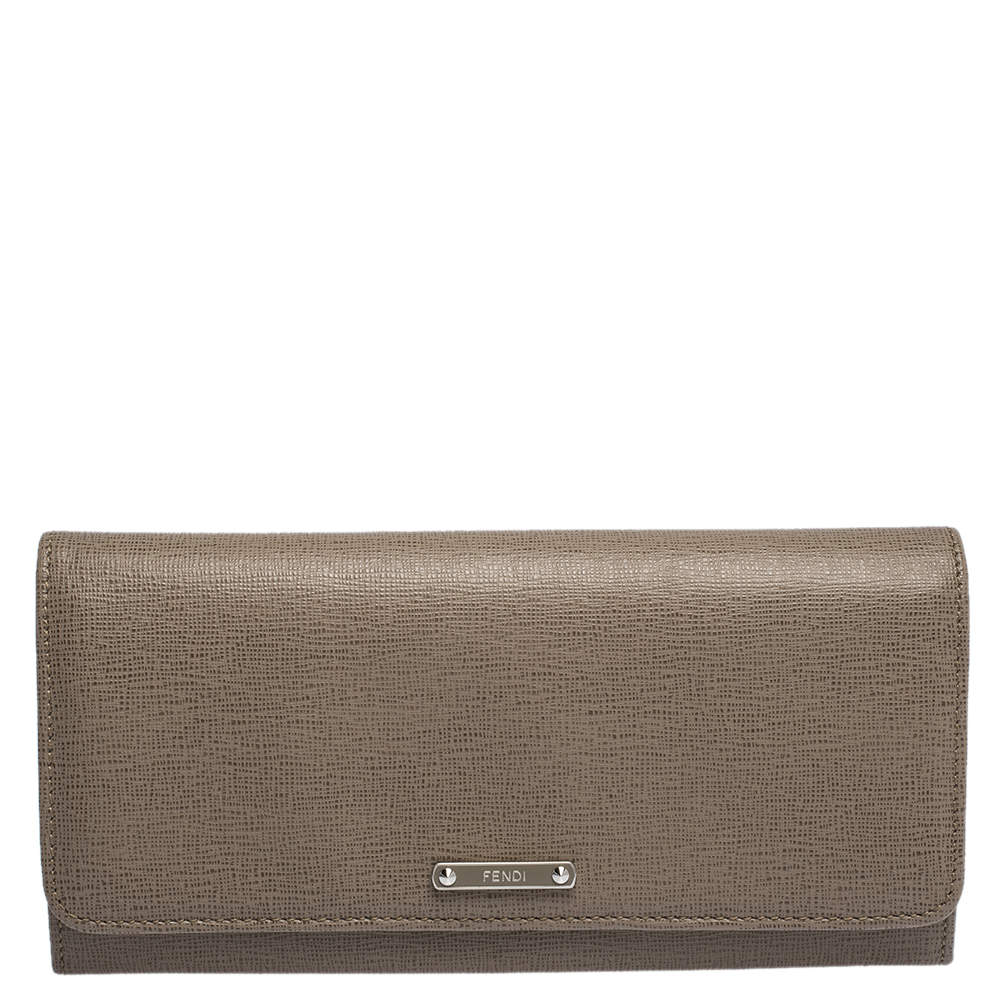 Pre Owned Fendi Beige Leather Flap Continental Wallet