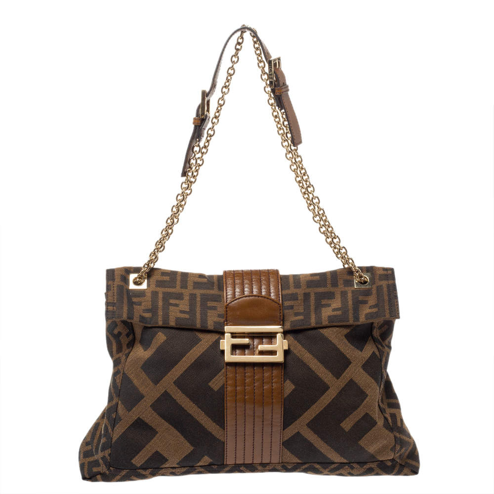 Pre Owned حقيبة كتف فندي ماكسي باغيت جلد سوداء بقلاب