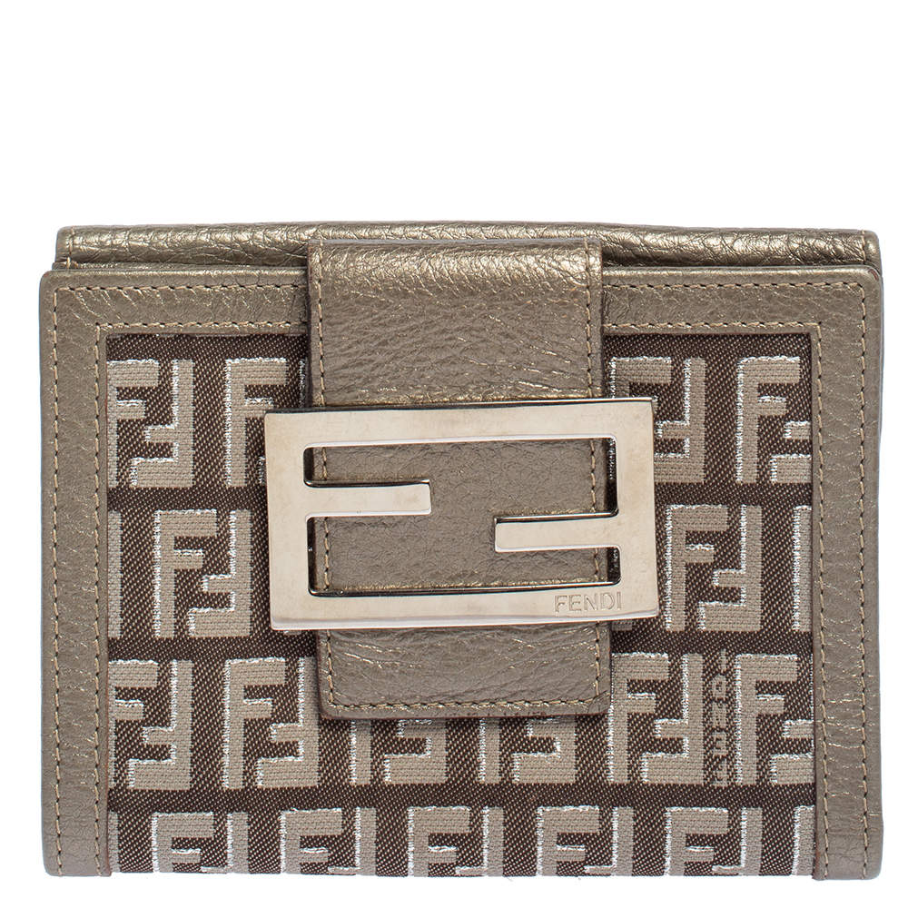 مملوكة مسبقًا Fendi Silver Zucca Canvas and Leather Compact Forever Flap Wallet