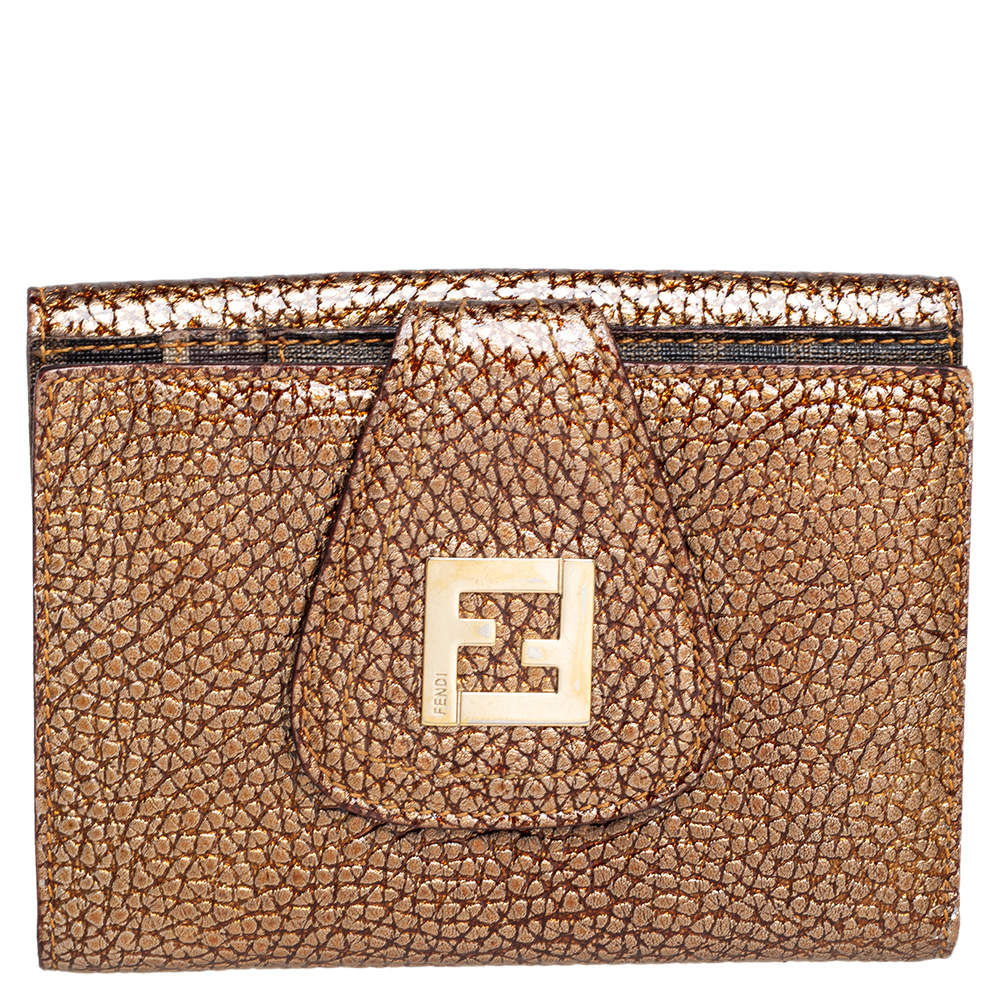 مملوكة مسبقًا Fendi Gold Textured Leather FF Logo Compact Wallet