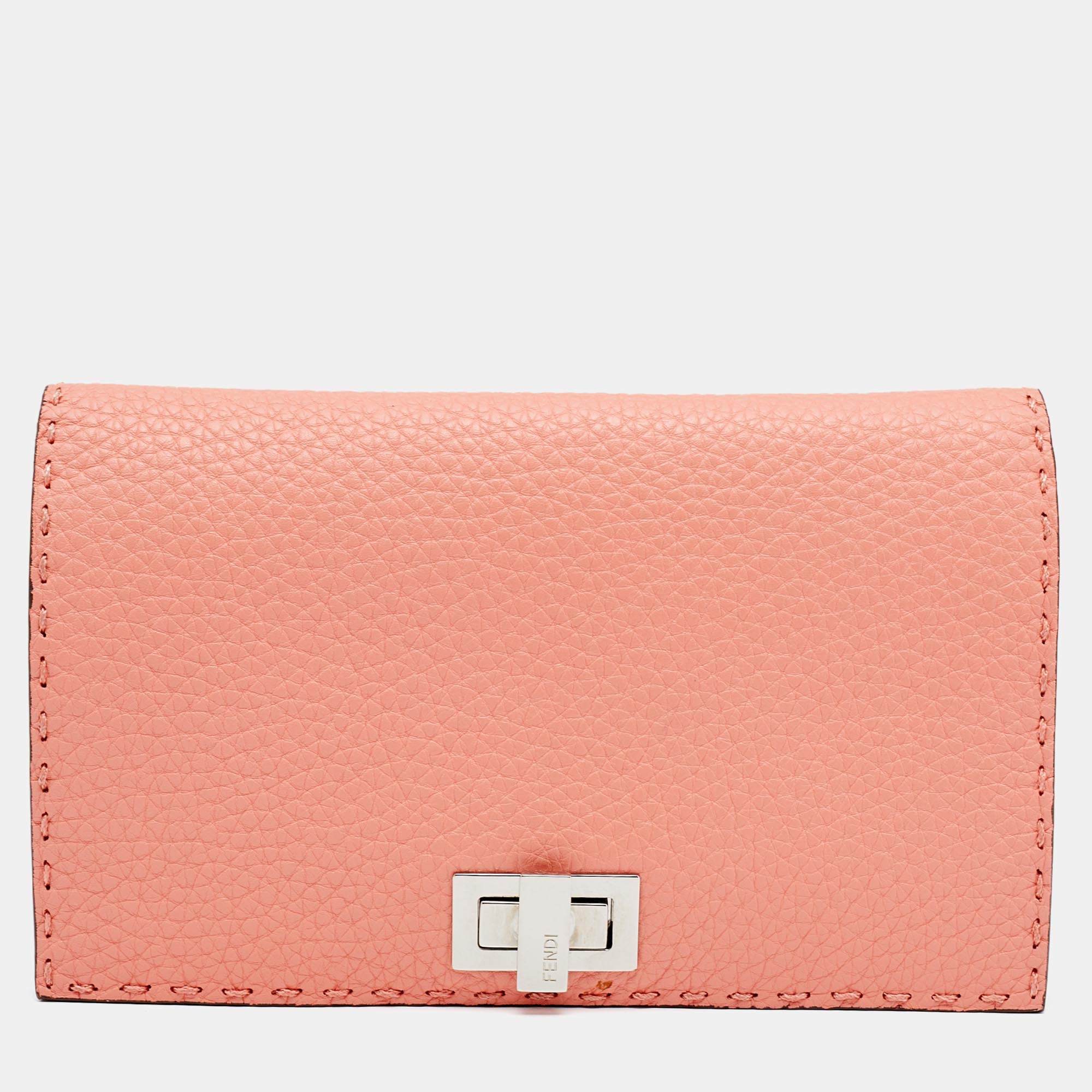 مملوكة مسبقًا Fendi Peach Selleria Leather Peekaboo Wallet