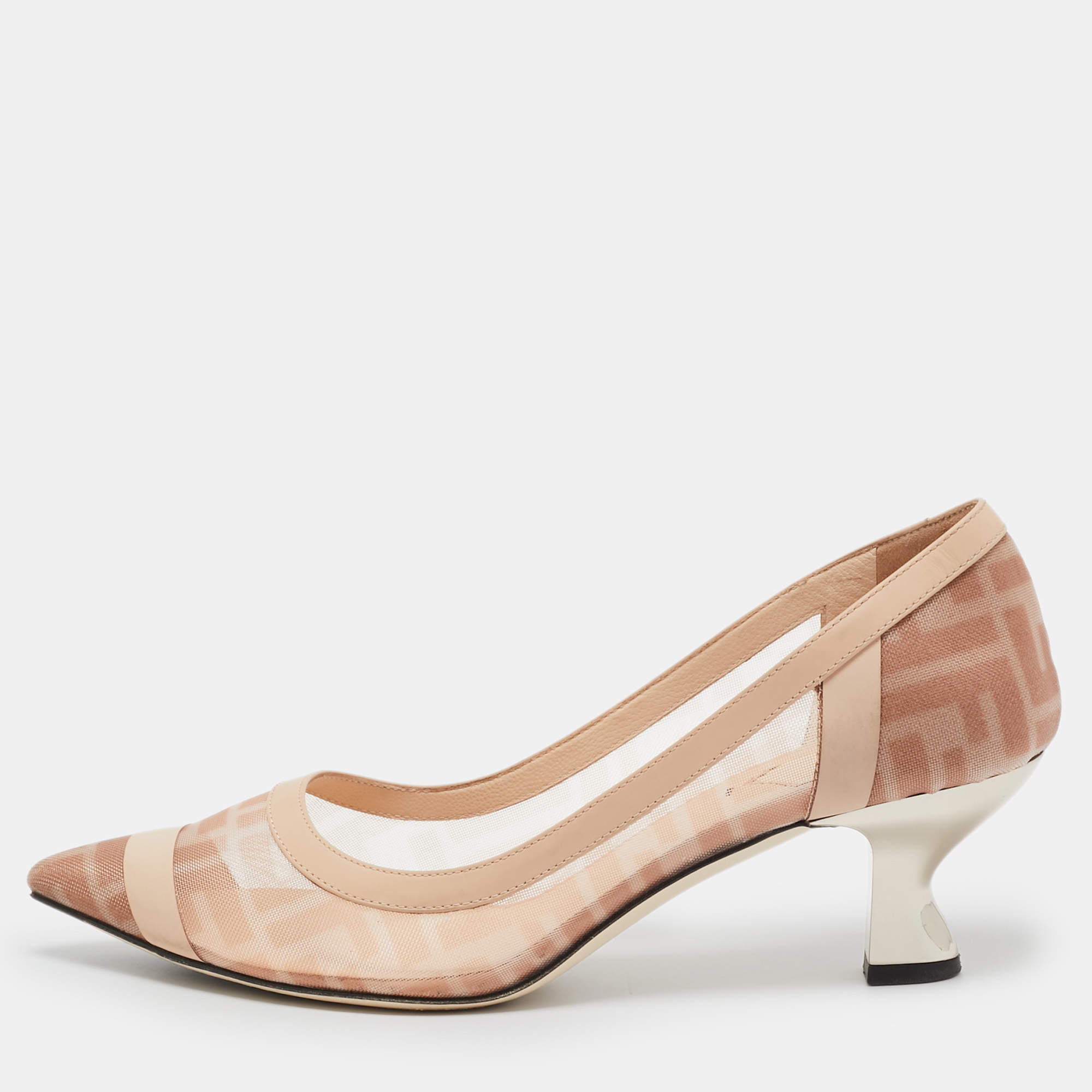 مملوكة مسبقًا Fendi Light Pink/Brown Zucca Mesh and Leather Colibri Pumps Size 39