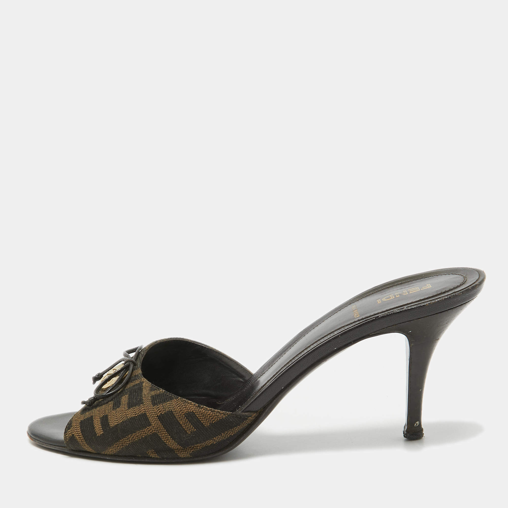 Pre Owned Fendi Brown Zucca Canvas Slide Sandals Size 41