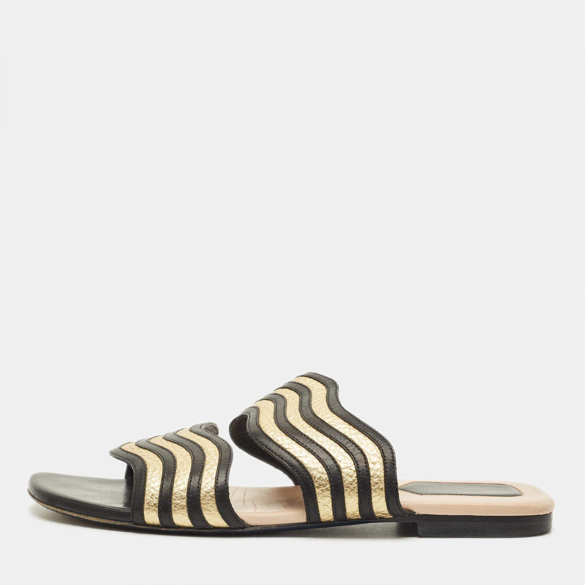 Pre Owned Fendi Striped Wave Size 38 Black/Gold Leather Flat Slide