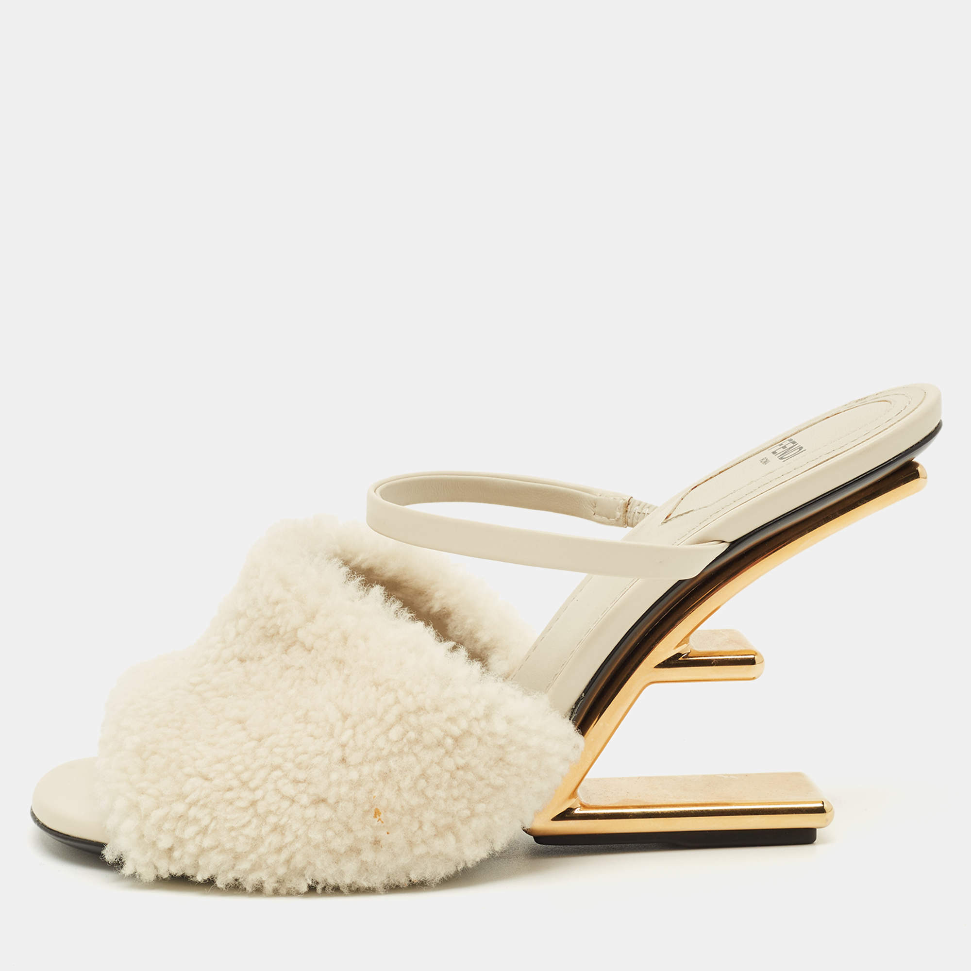 Pre Owned Fendi fendi first Size 38 White Shearling Slide Sandals