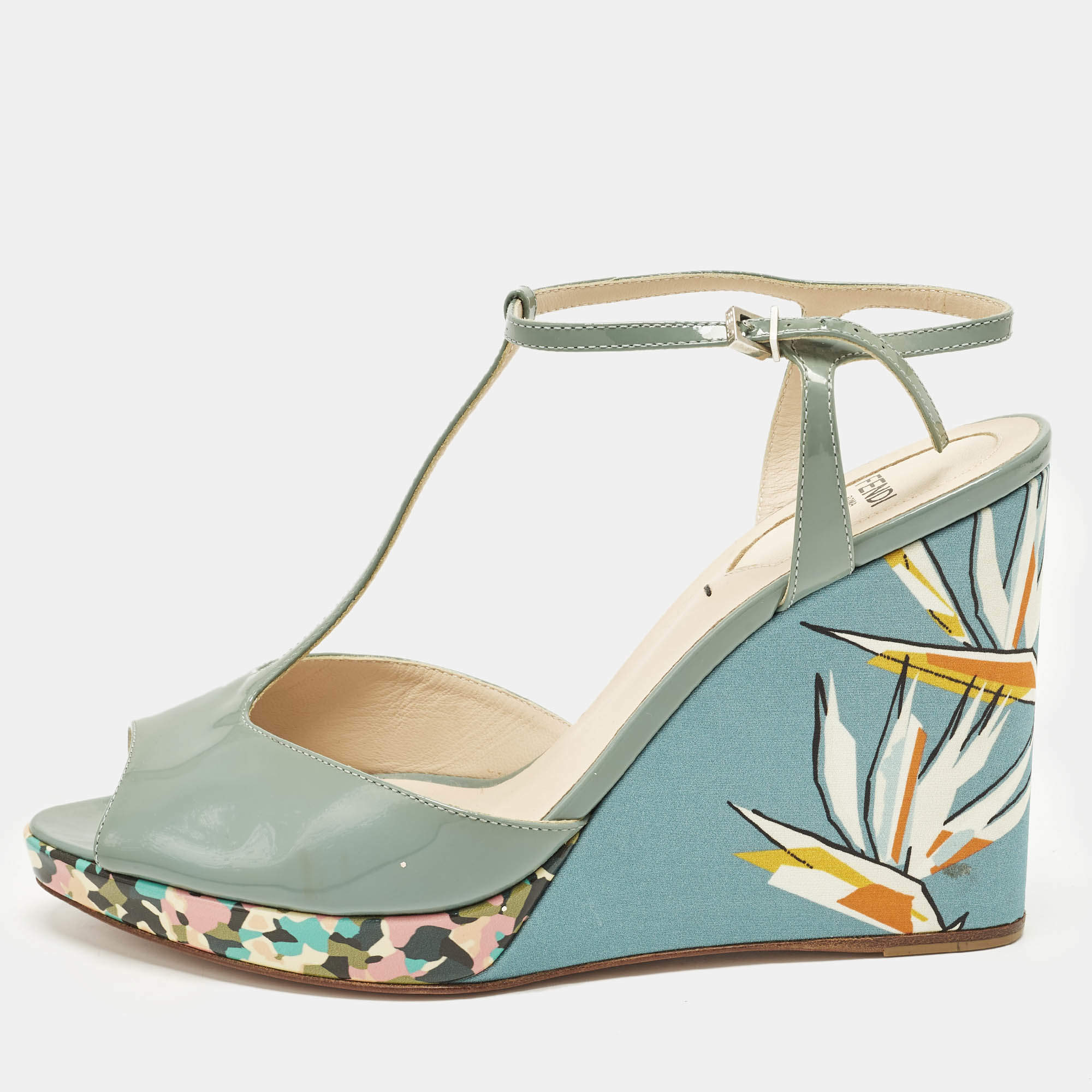 مملوكة مسبقًا Fendi Size 39 Blue Patent Leather Ankle Strap Wedge Sandals