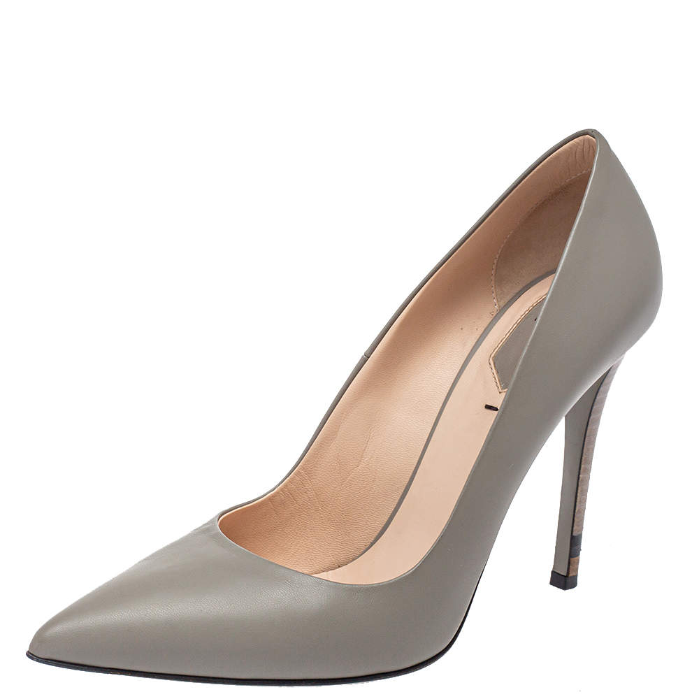 Pre Owned Fendi Grey Leather Pointed Toe Pumps Size 38.5