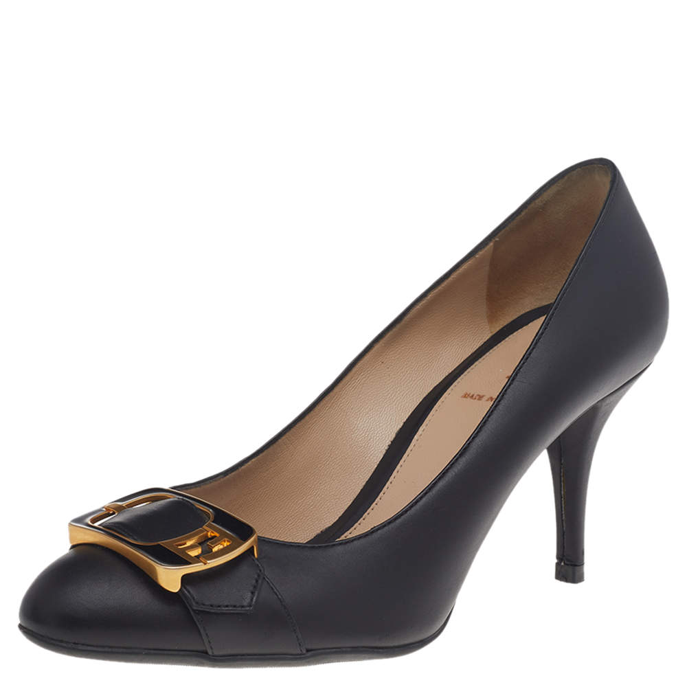 Pre Owned Fendi Black Leather FF Buckle Pumps Size 37.5 