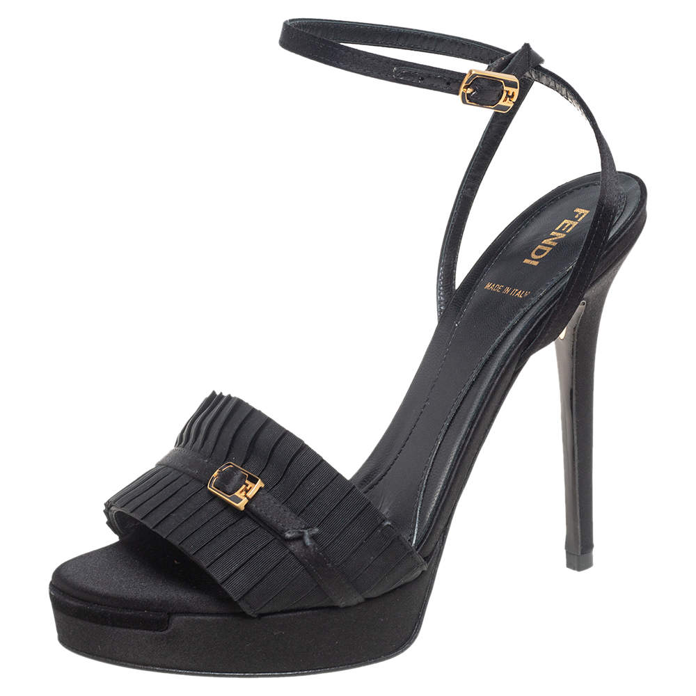 مملوكة مسبقًا Fendi Black Canvas And Satin Ankle Strap Platform Sandals Size 38