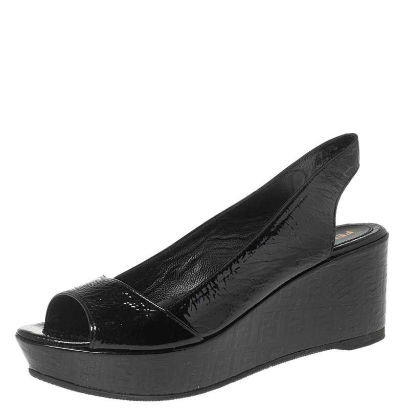 مملوكة مسبقًا Fendi Black Crinkled Patent Leather FF Wedge Slingback Sandals Size 37