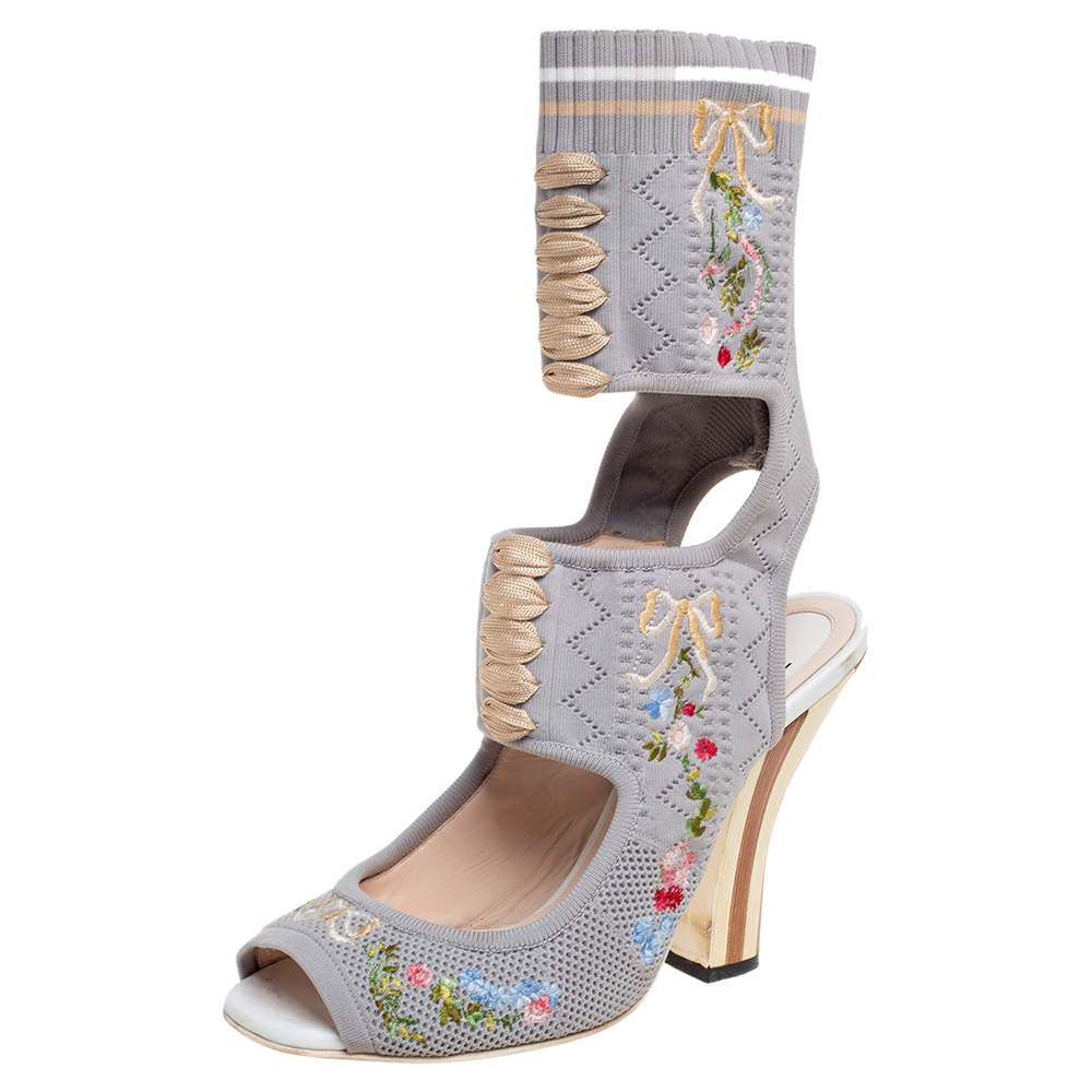 Pre Owned Fendi Grey Knit Fabric Flower Embroidered Cutout Open Square Toe Sandals Size 39