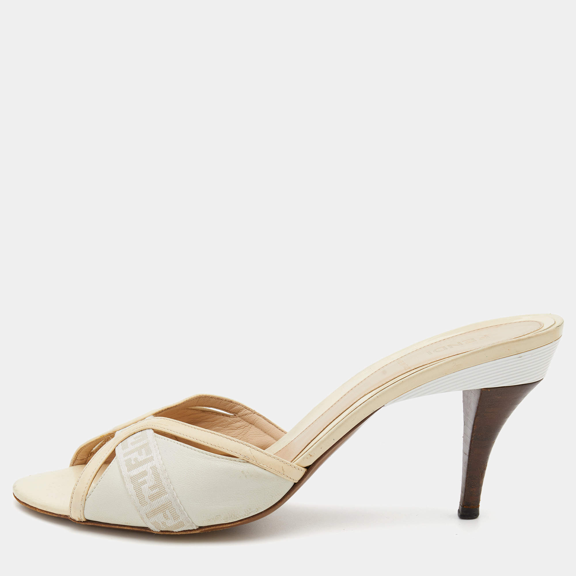 Pre Owned Fendi Beige Zucca Fabric and Patent Leather Open Toe Slide Sandals Size 40