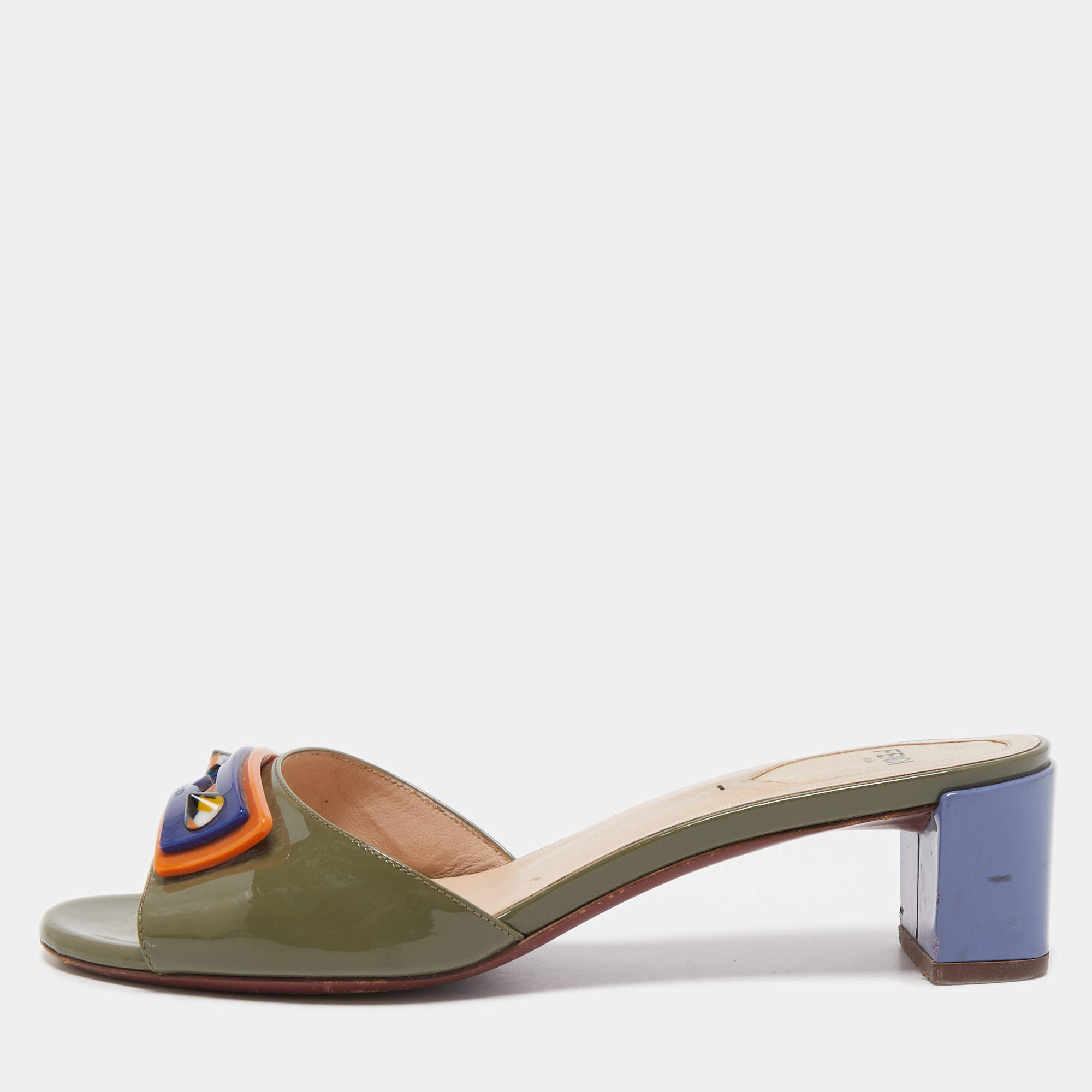 مملوكة مسبقًا Fendi Army Green Patent Leather Slide Sandals Size 37