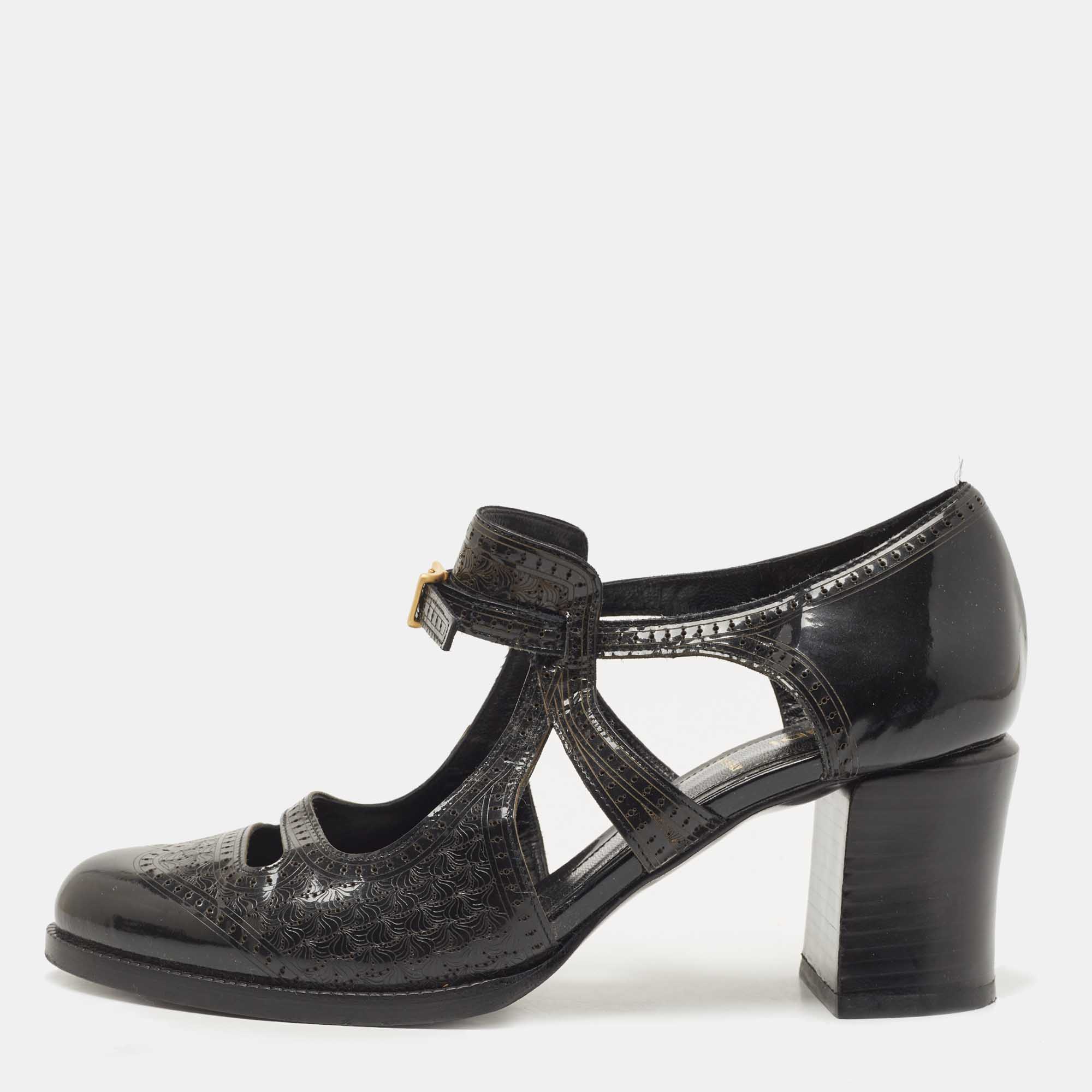 مملوكة مسبقًا Fendi Black Patent Leather Cut Out Pumps Size 39
