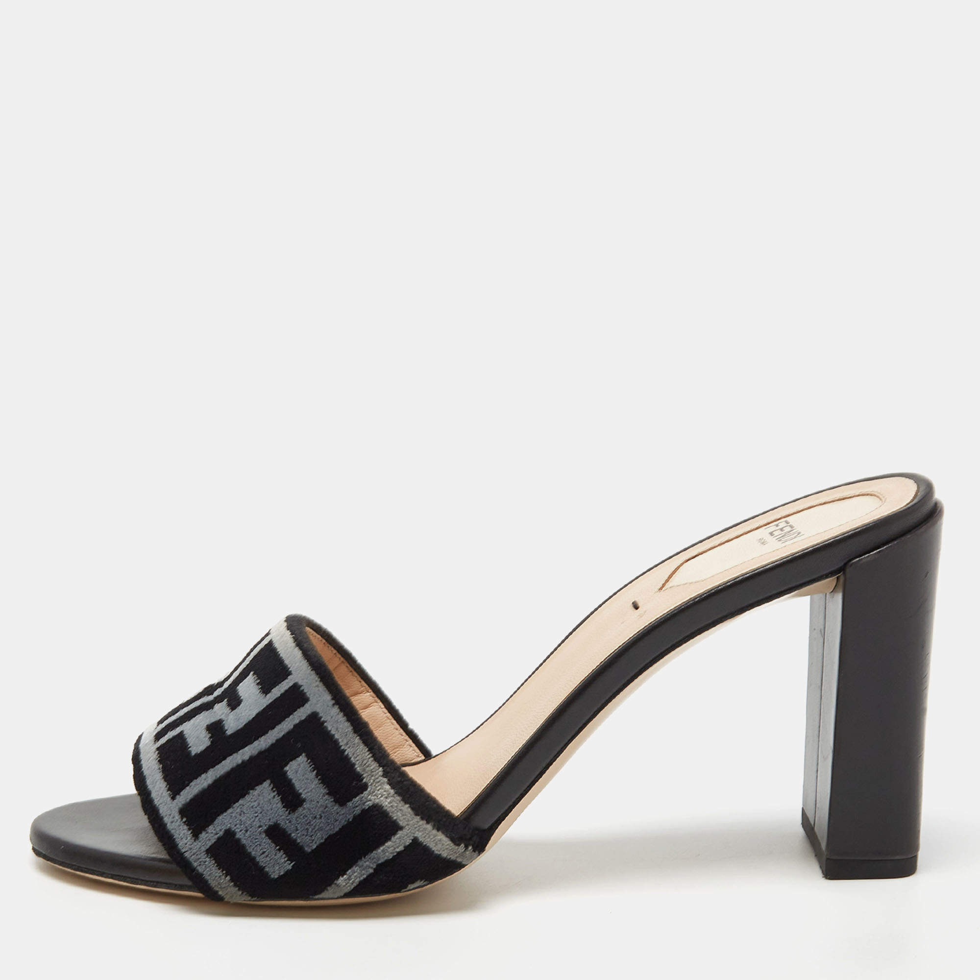 مملوكة مسبقًا Fendi Black/Grey Zucca Velvet Open Toe Slide Sandals Size 38.5