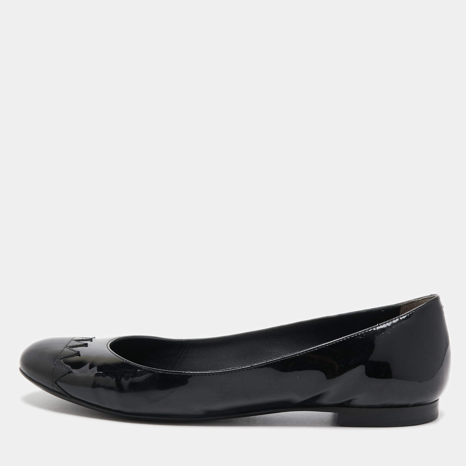 مملوكة مسبقًا Fendi Black Patent Leather Cap Toe Ballet Flats Size 37.5
